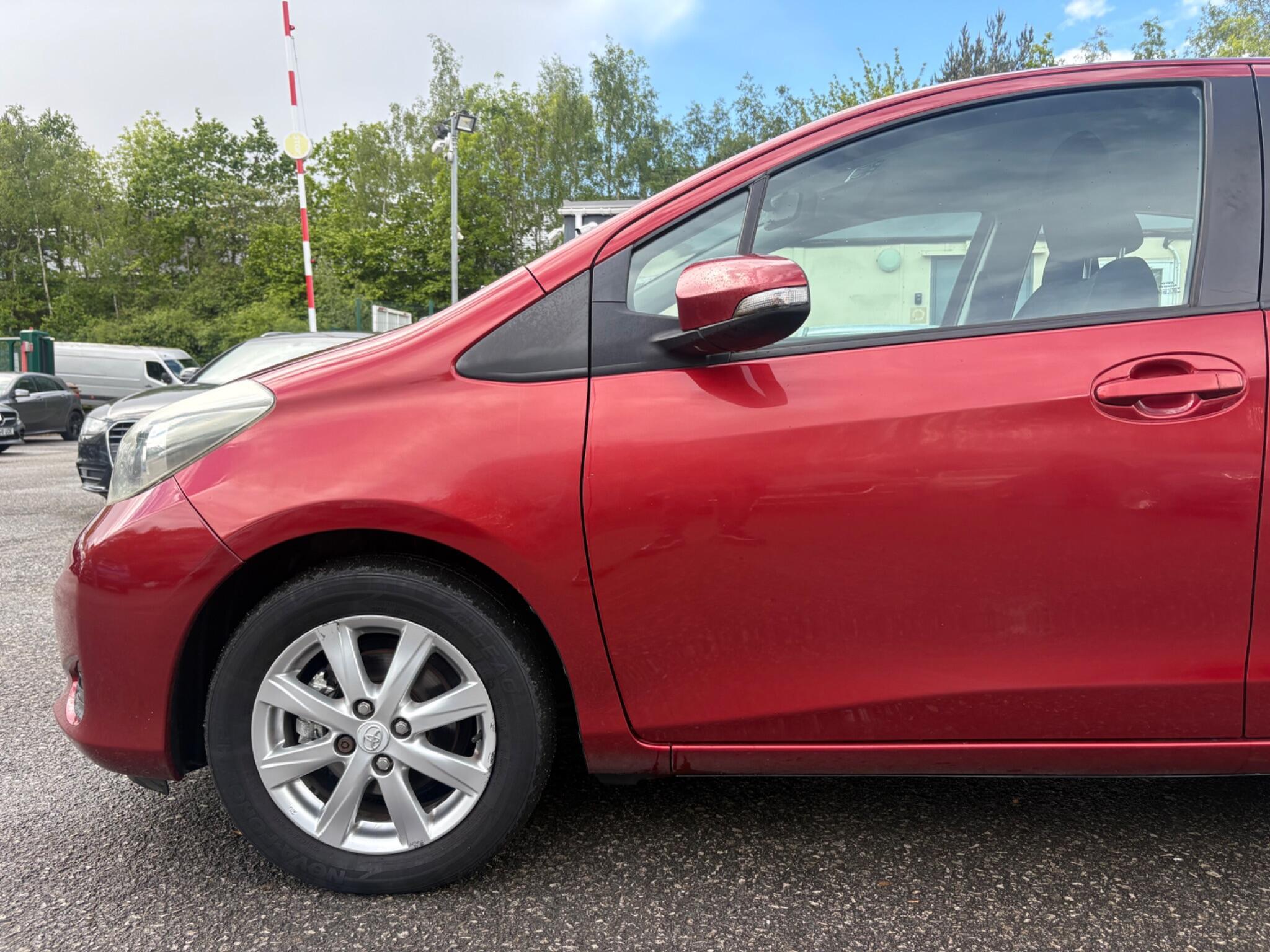 Toyota Yaris - Image 9