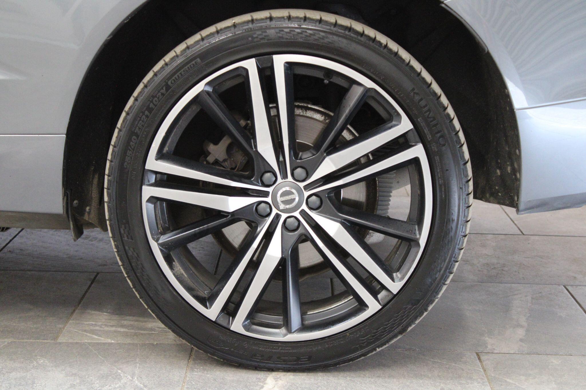 Volvo XC60 - Image 25