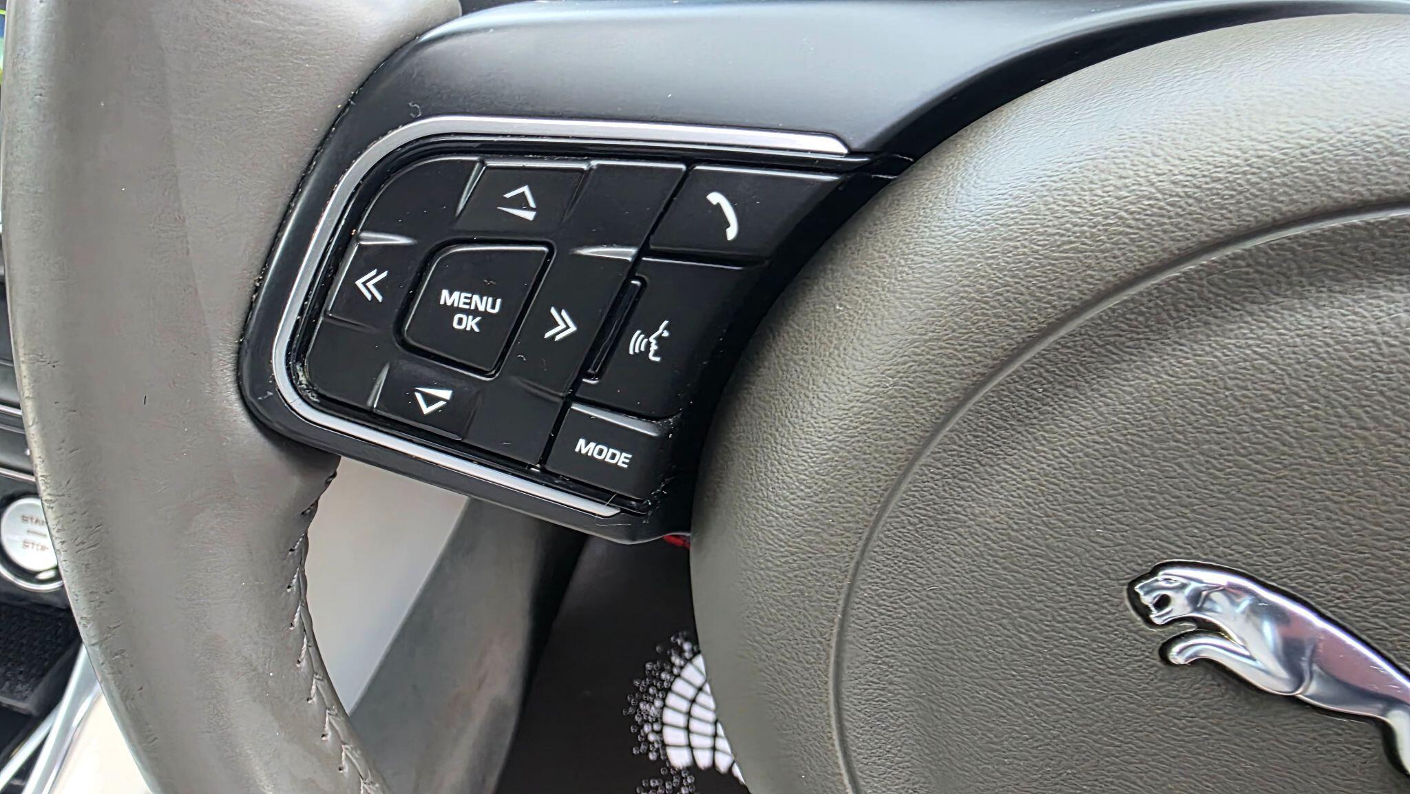 Jaguar XE - Image 21