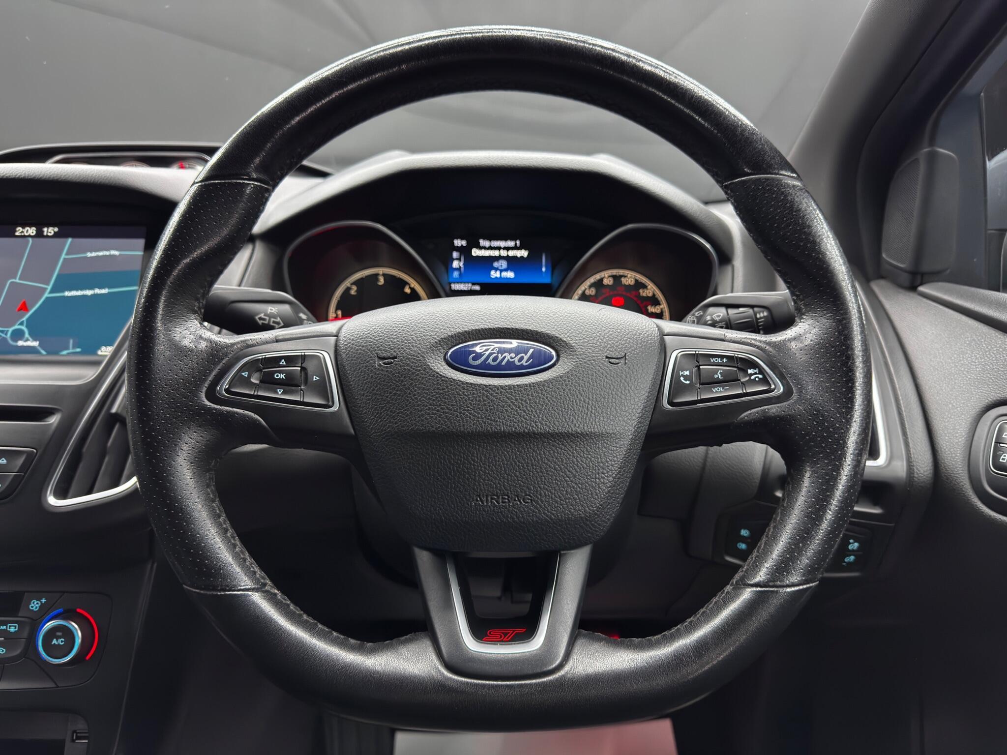 Ford Focus - Image 19