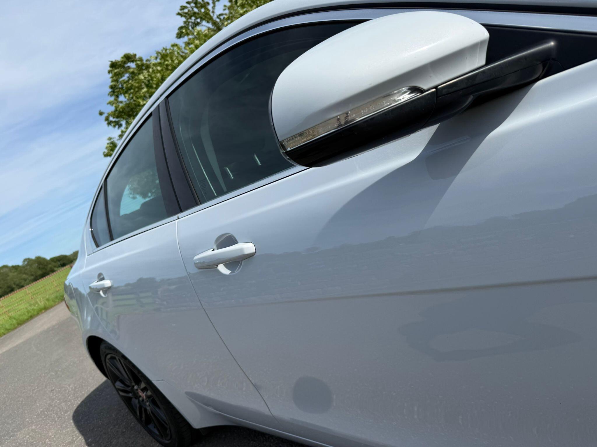 Jaguar XE - Image 42