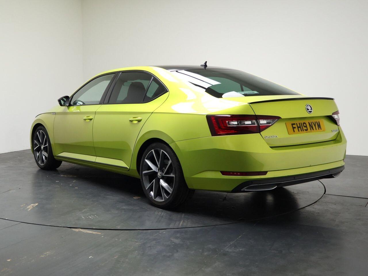 Skoda Superb - Image 12