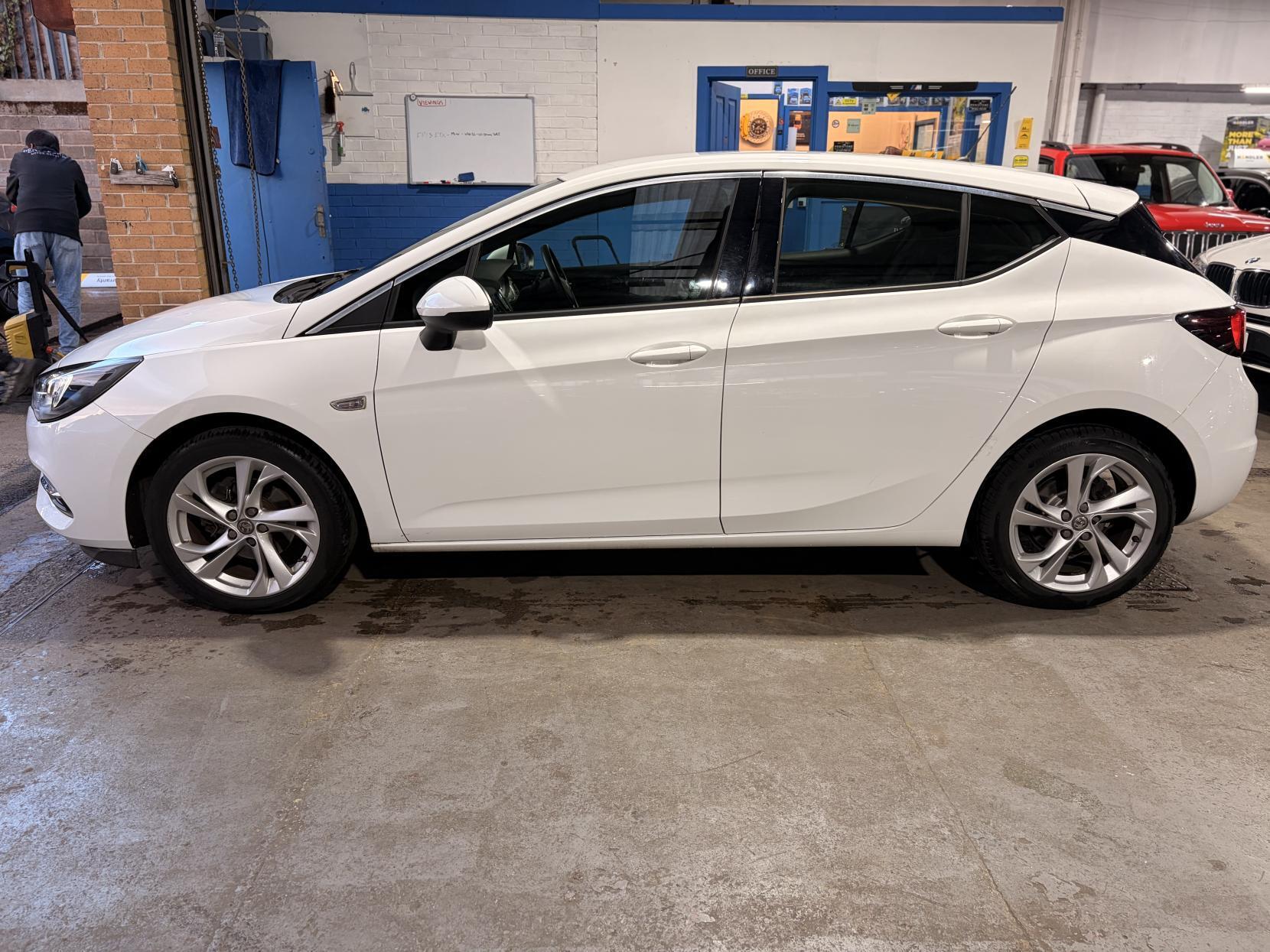 Vauxhall Astra - Image 4