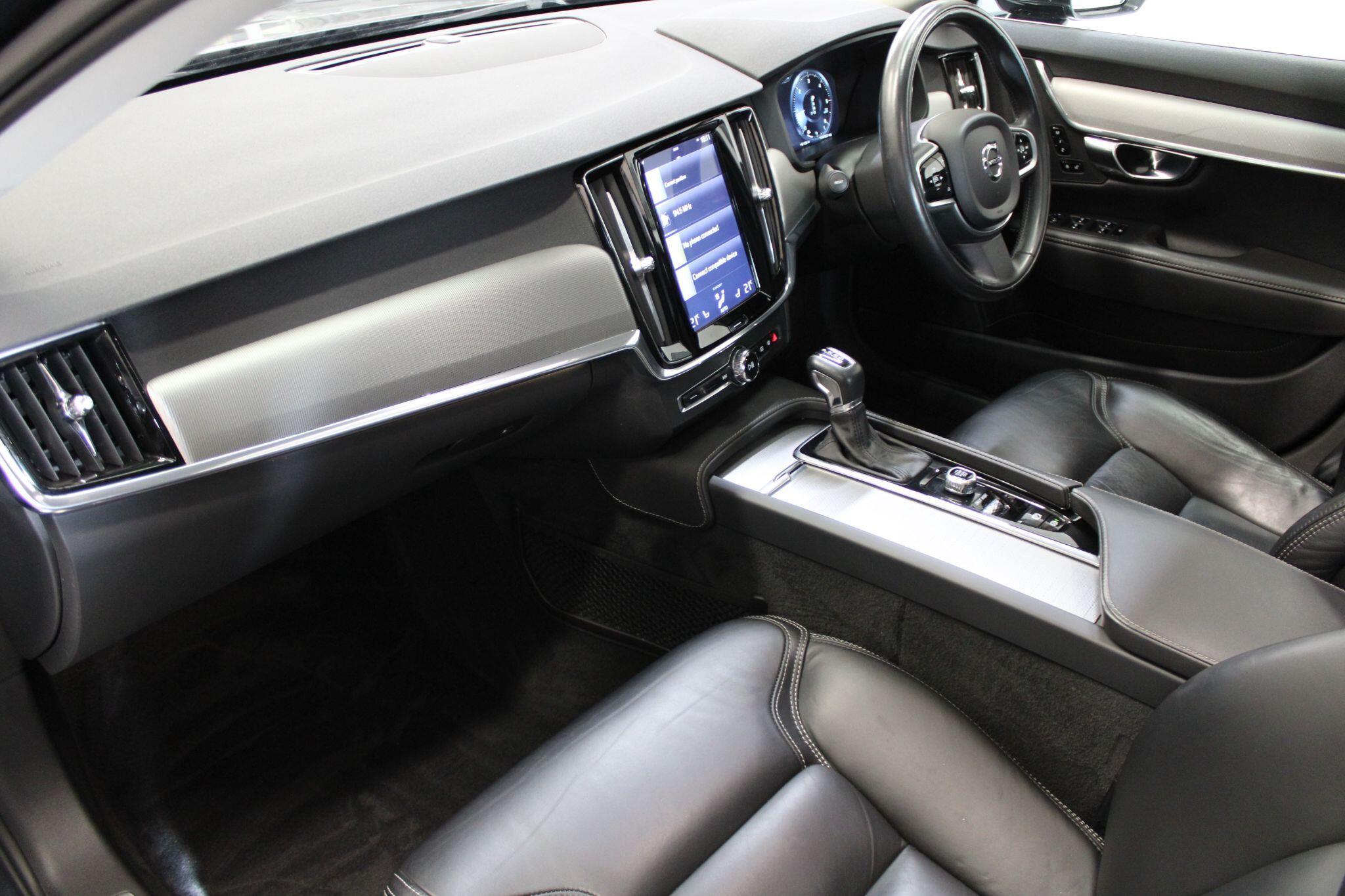 Volvo V90 - Image 2