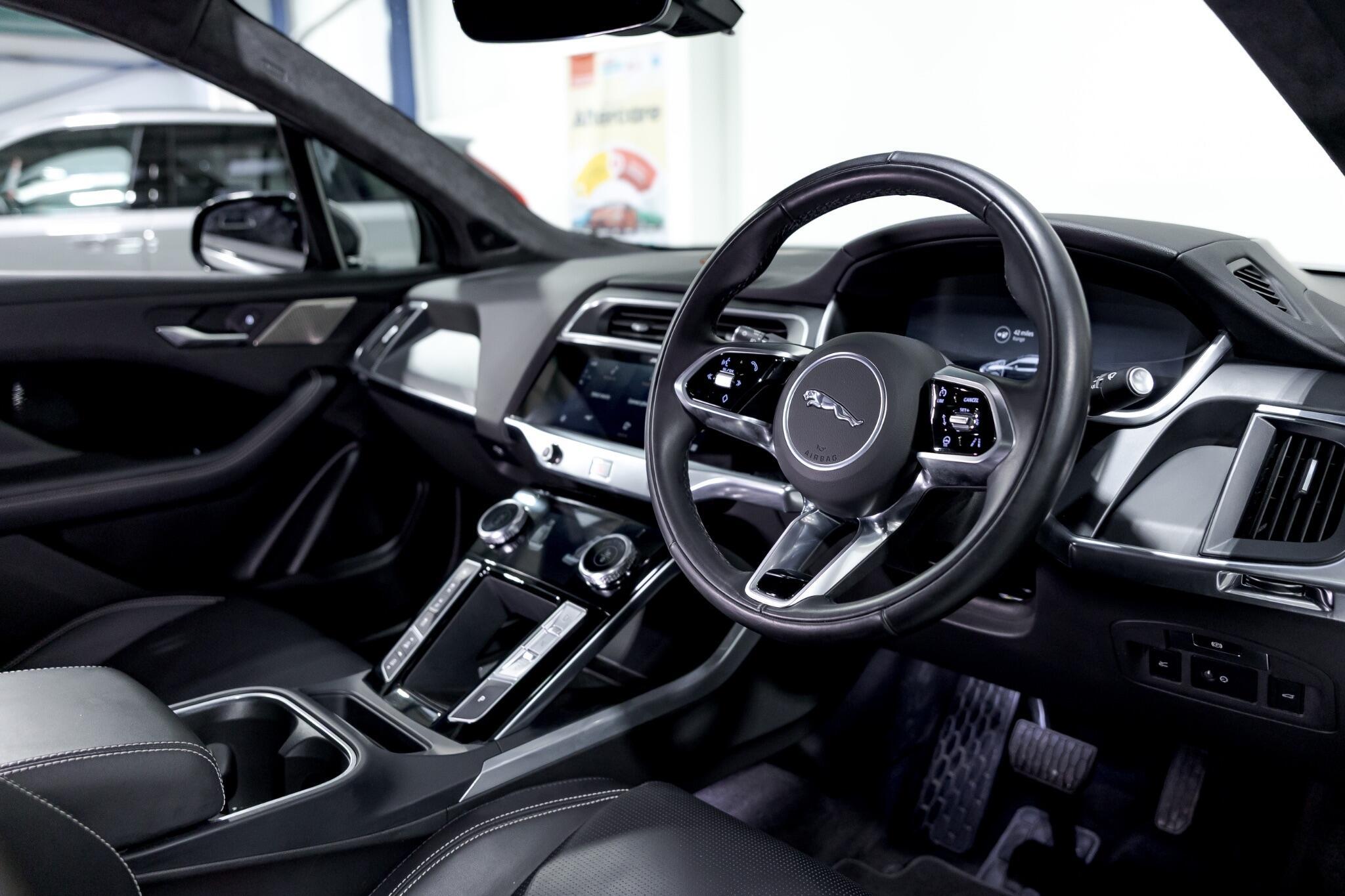 Jaguar I-Pace - Image 25