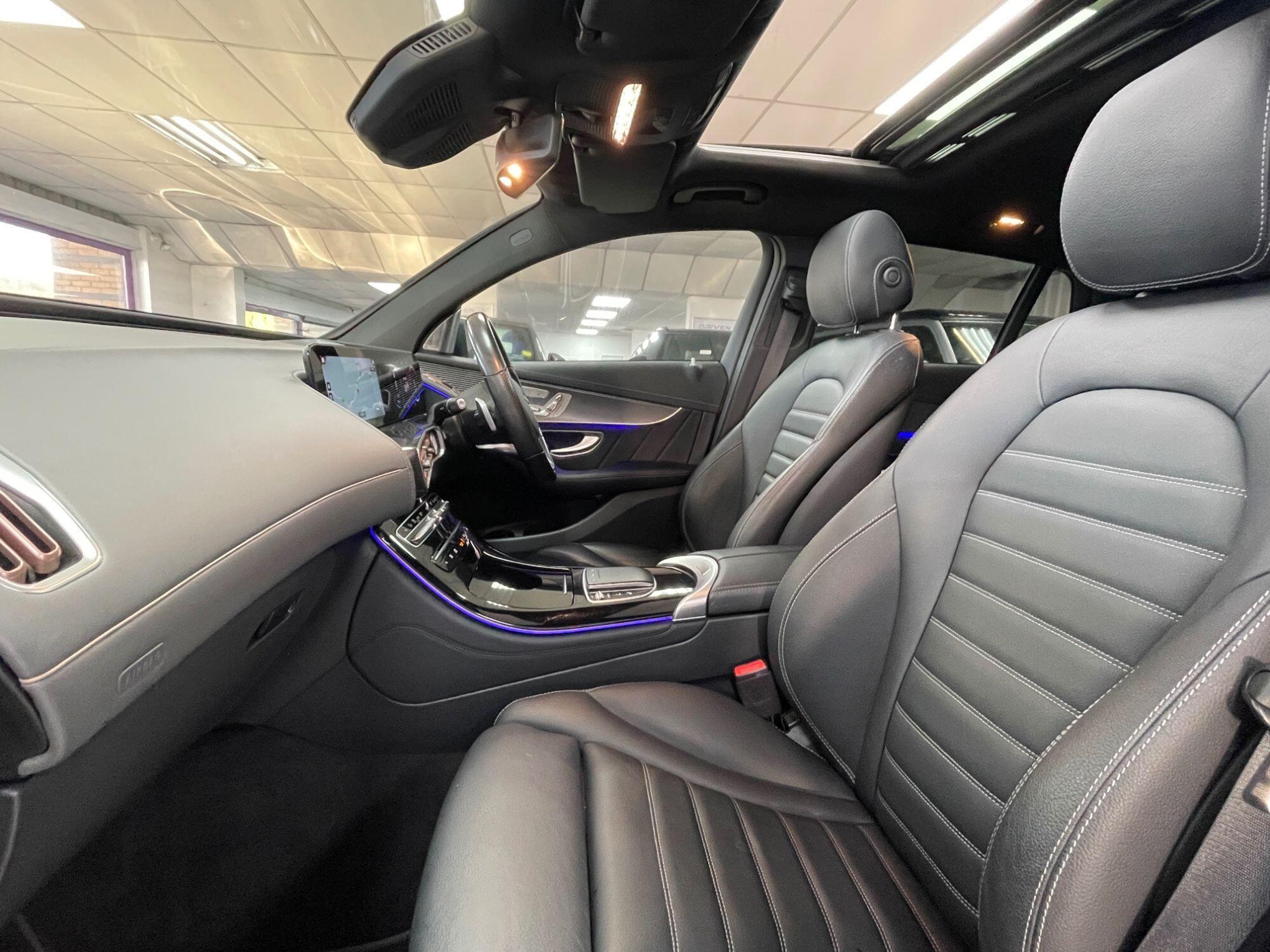 Mercedes Eqc - Image 32