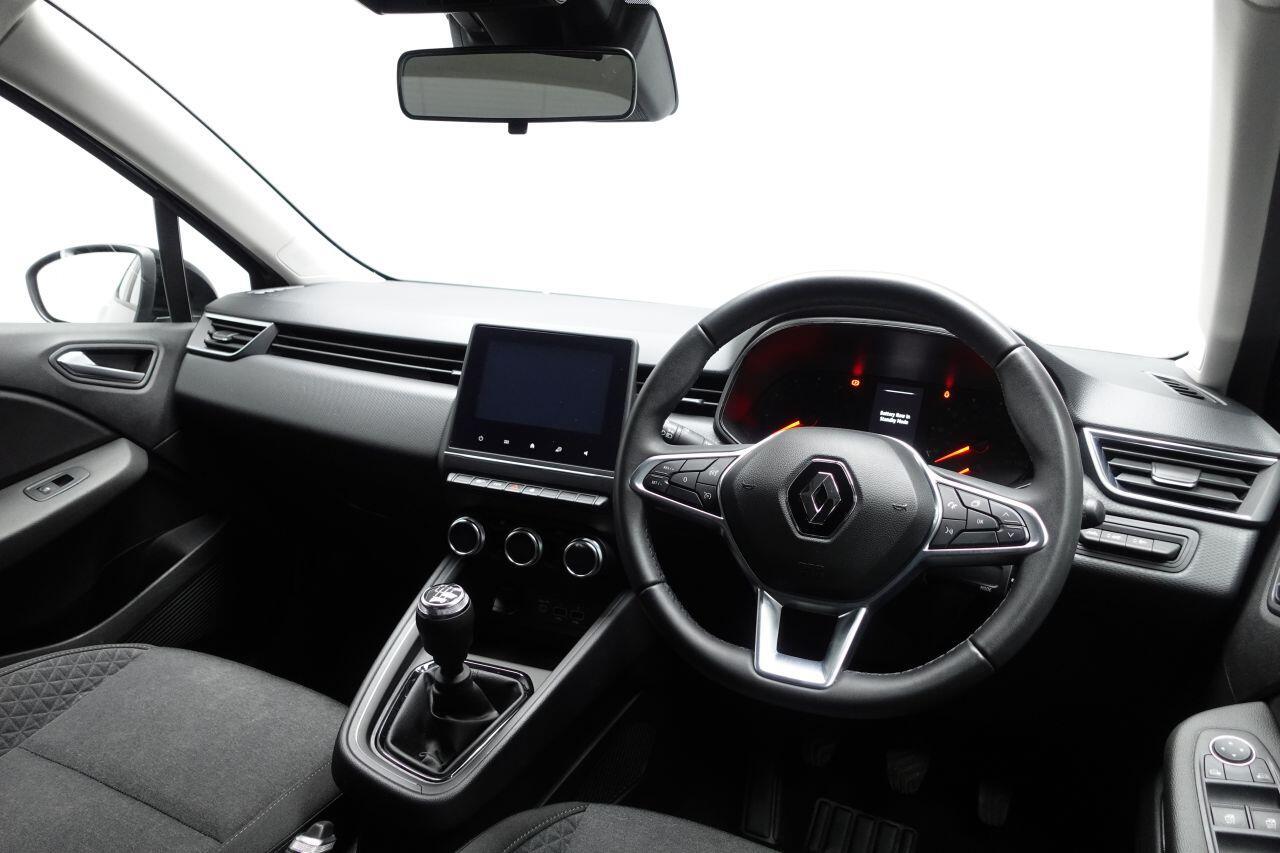 Renault Clio - Image 24