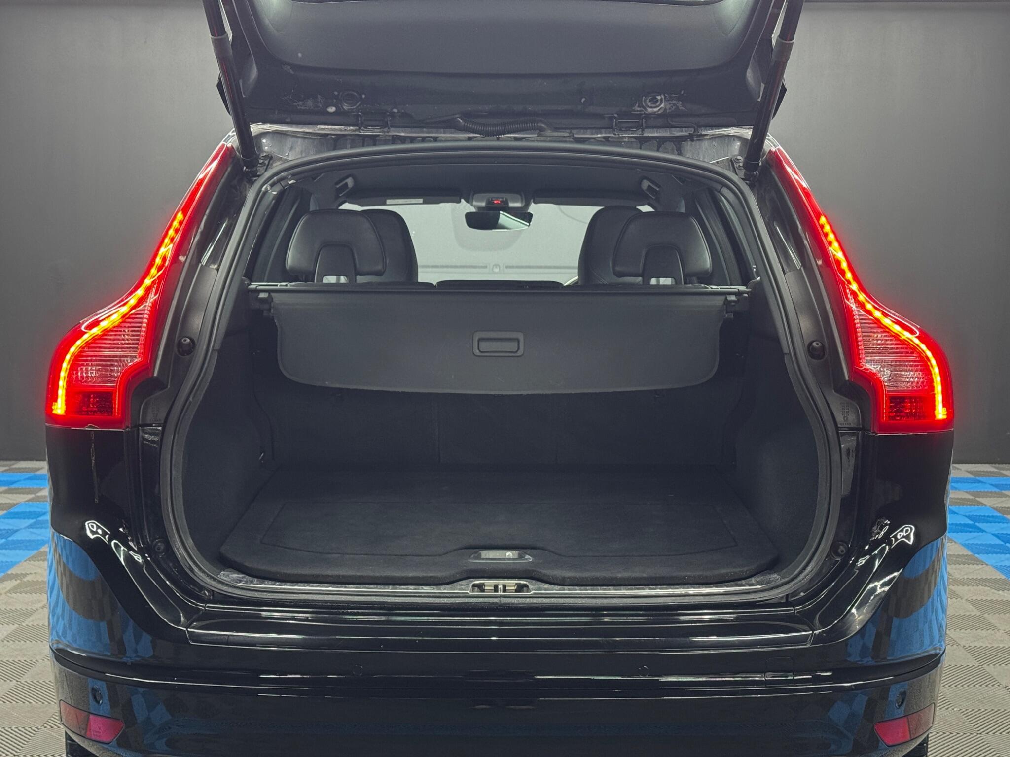 Volvo XC60 - Image 35