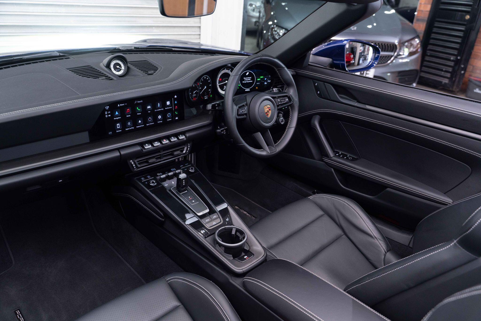 Porsche 911 - Image 16