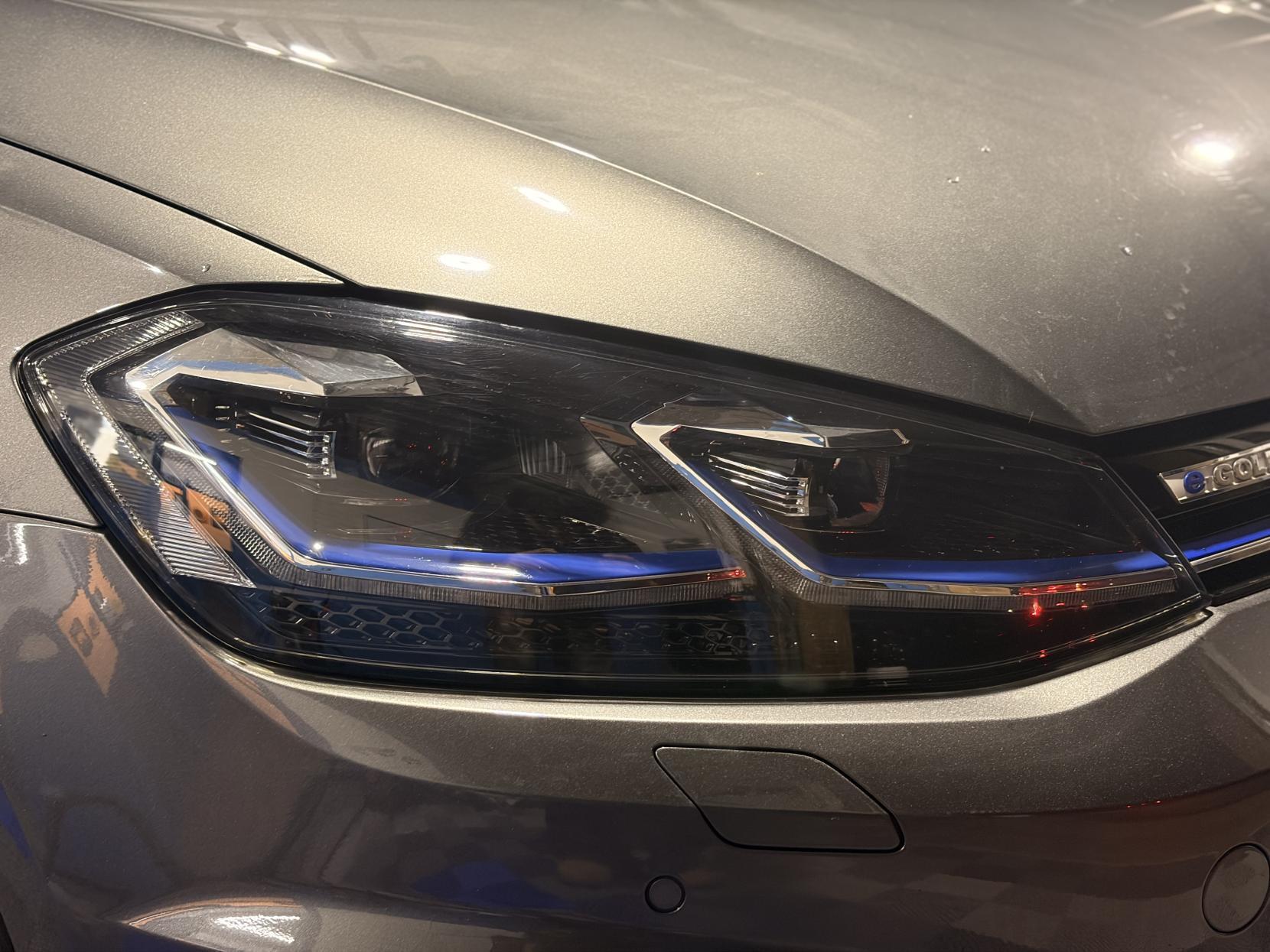 Volkswagen e-Golf - Image 8