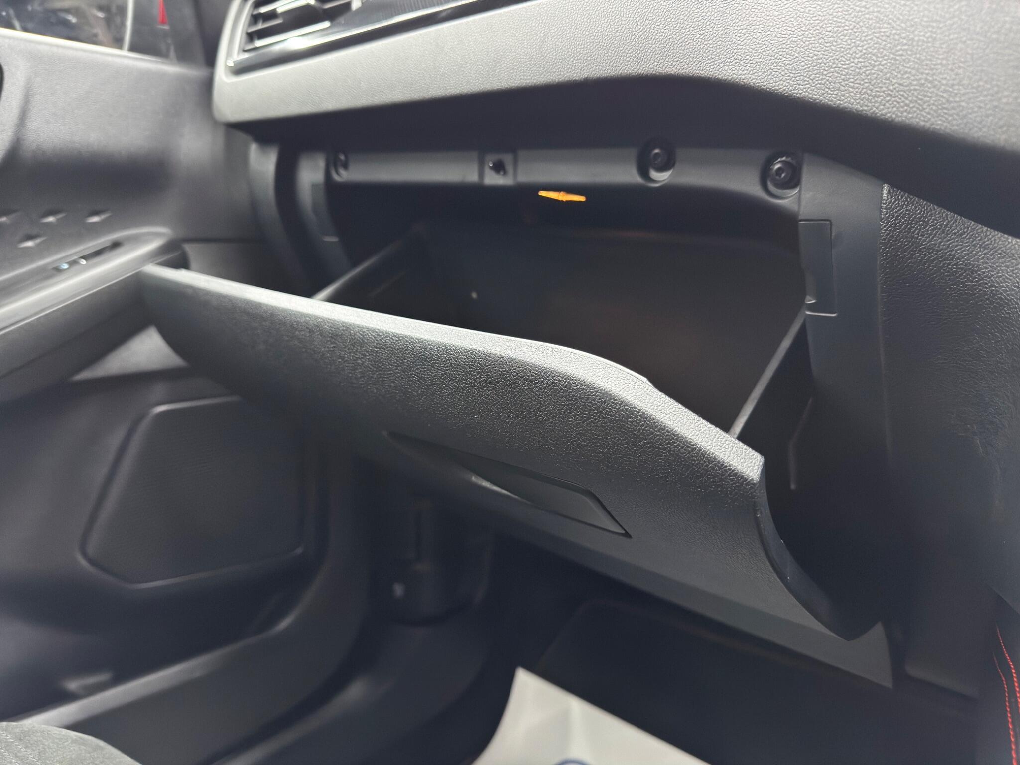 Ford Kuga - Image 39