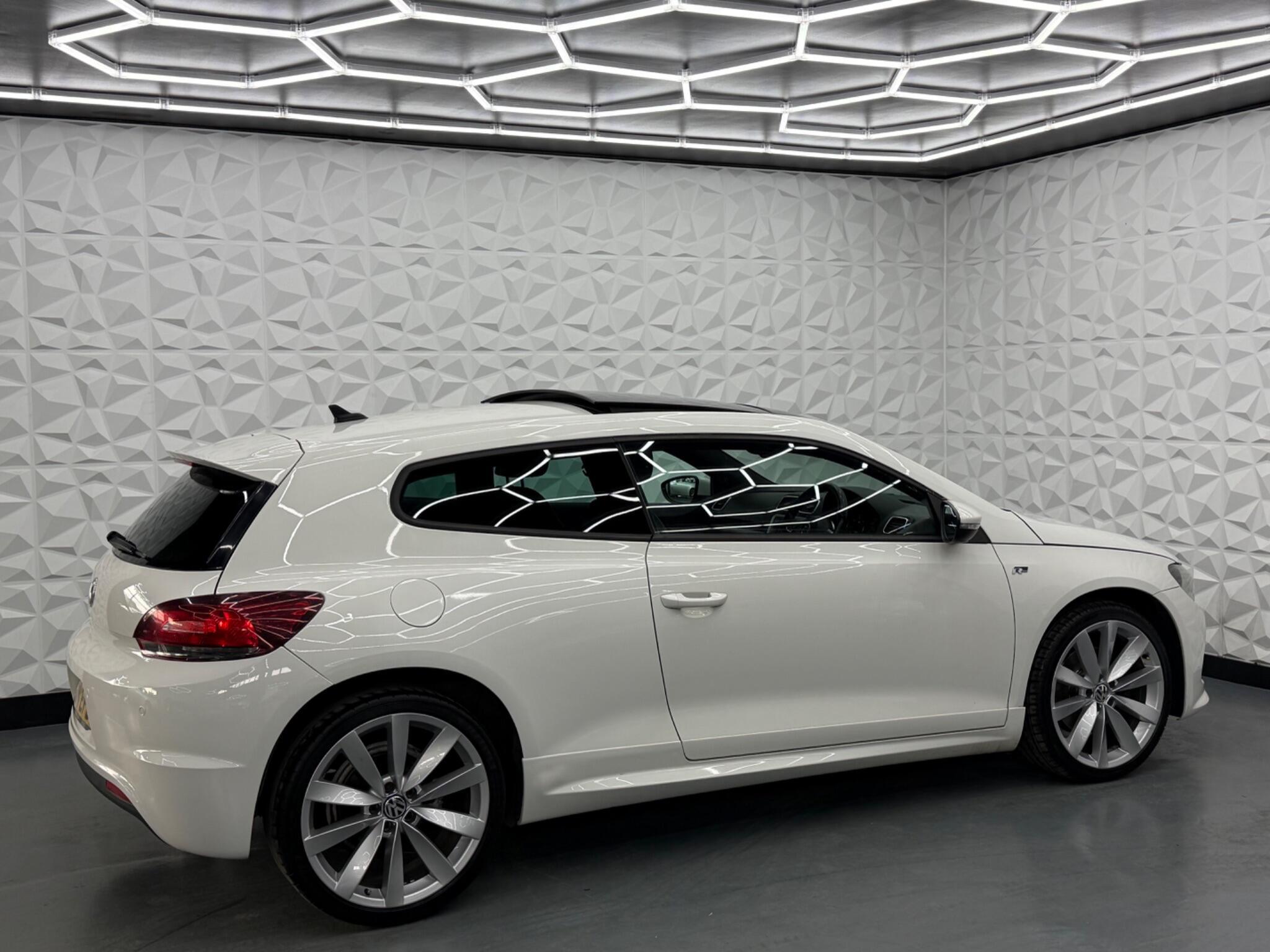Volkswagen Scirocco - Image 9