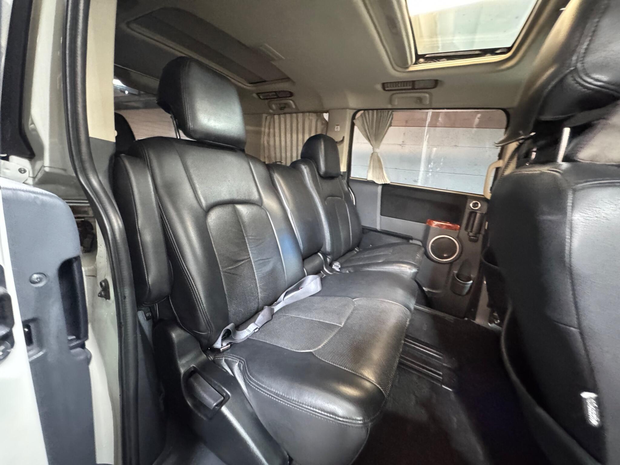 Mitsubishi Delica - Image 8