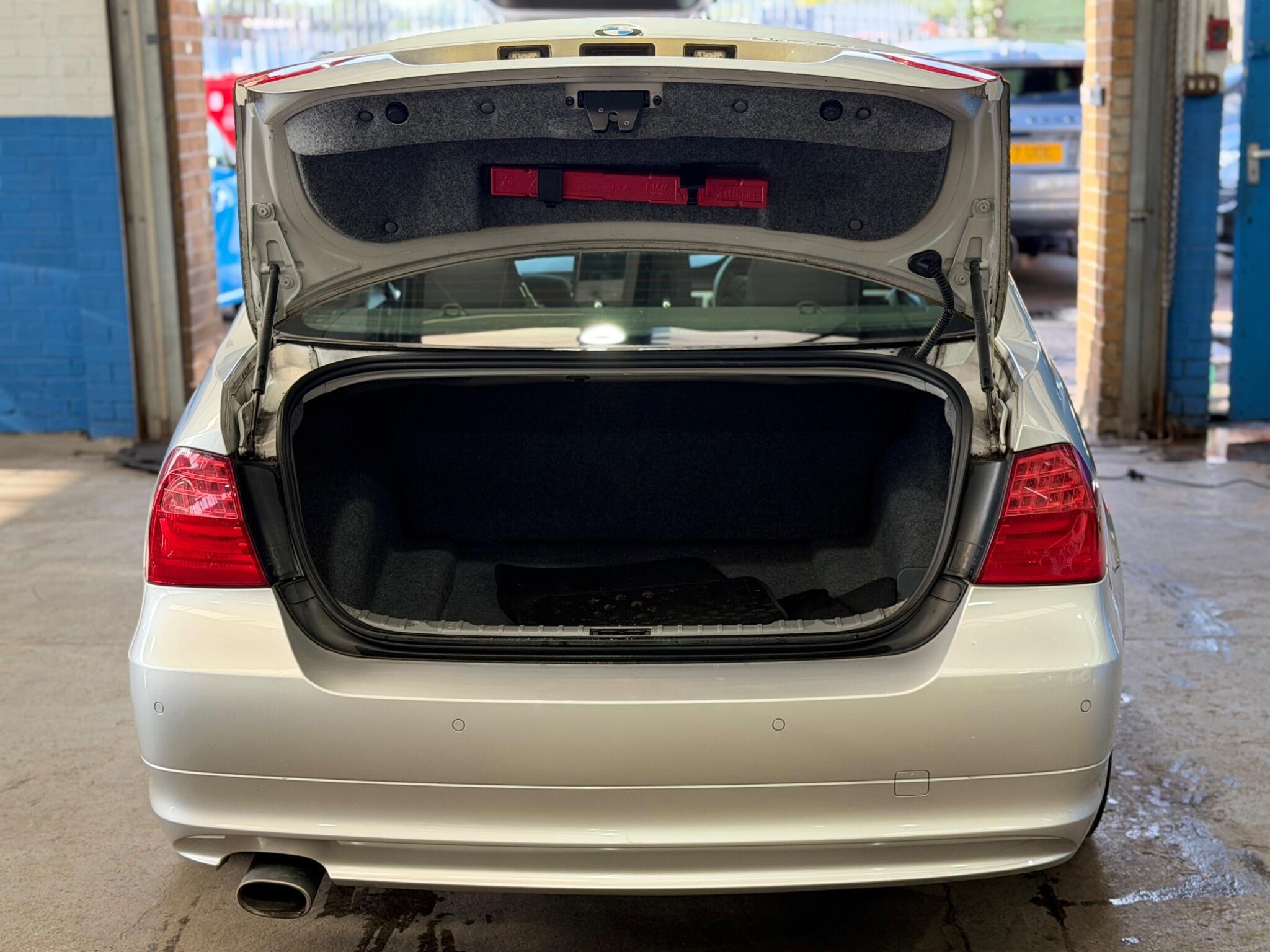 BMW 3 Series - Image 37