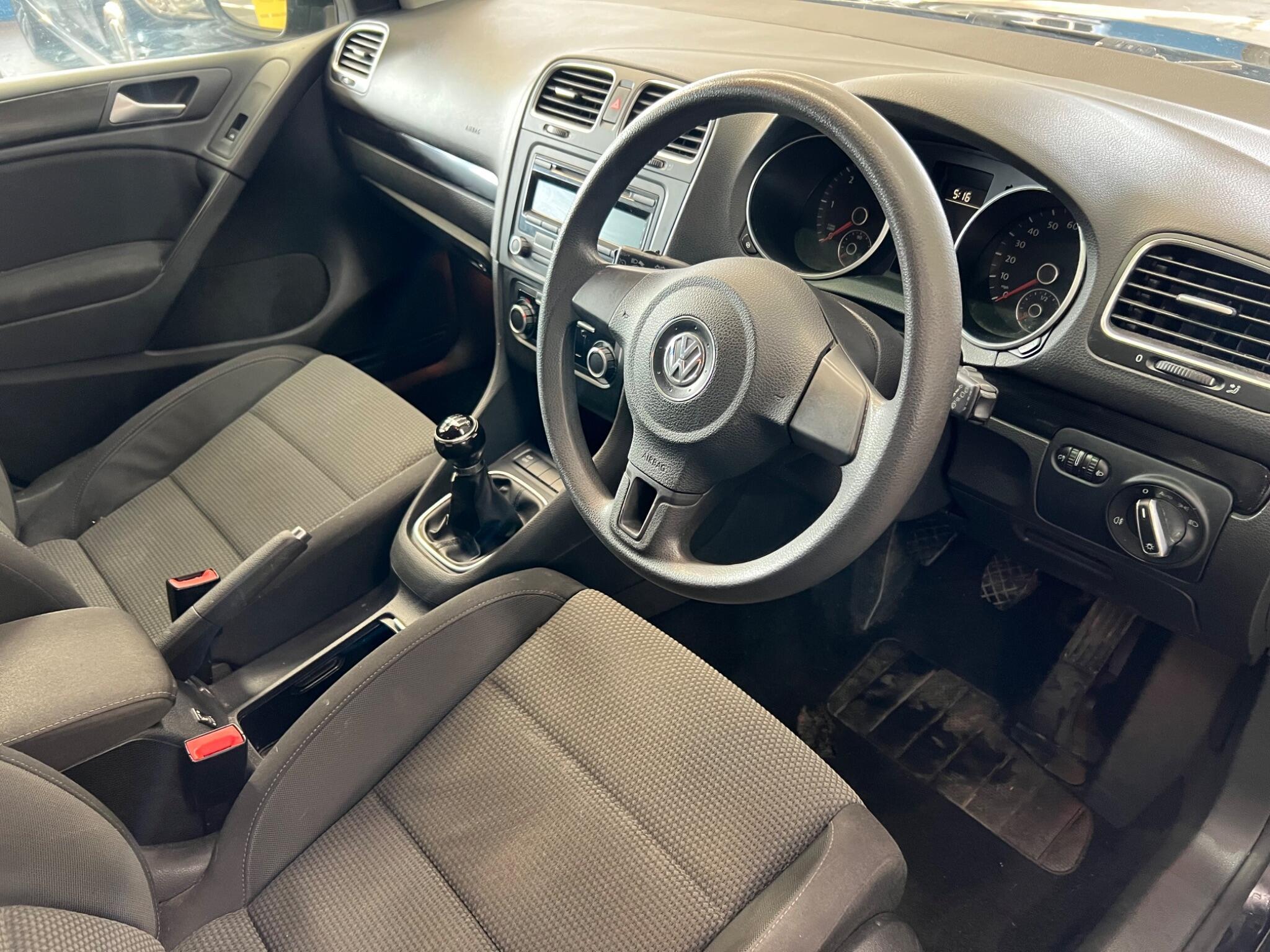 Volkswagen Golf - Image 18