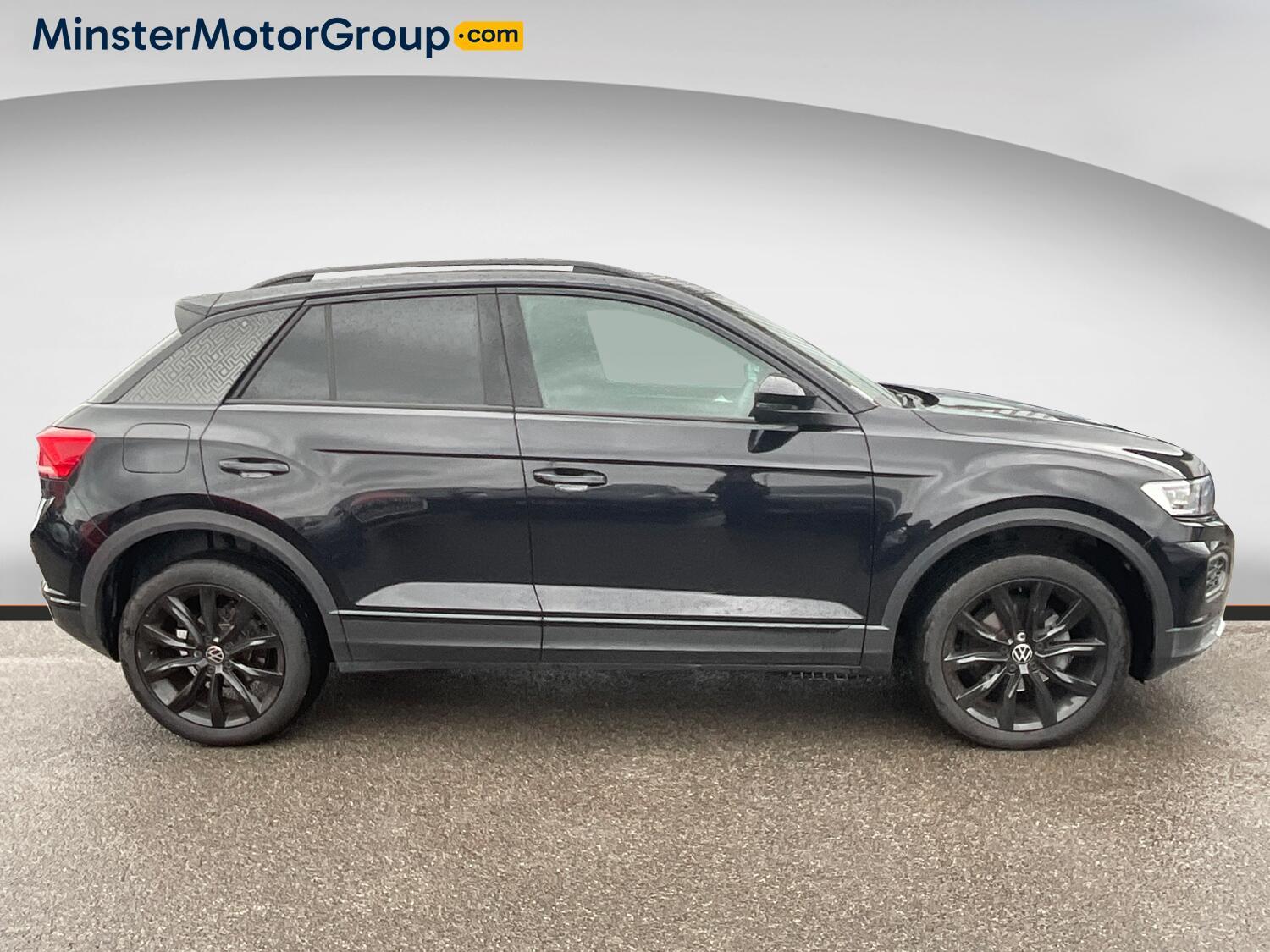 Volkswagen T-Roc - Image 2