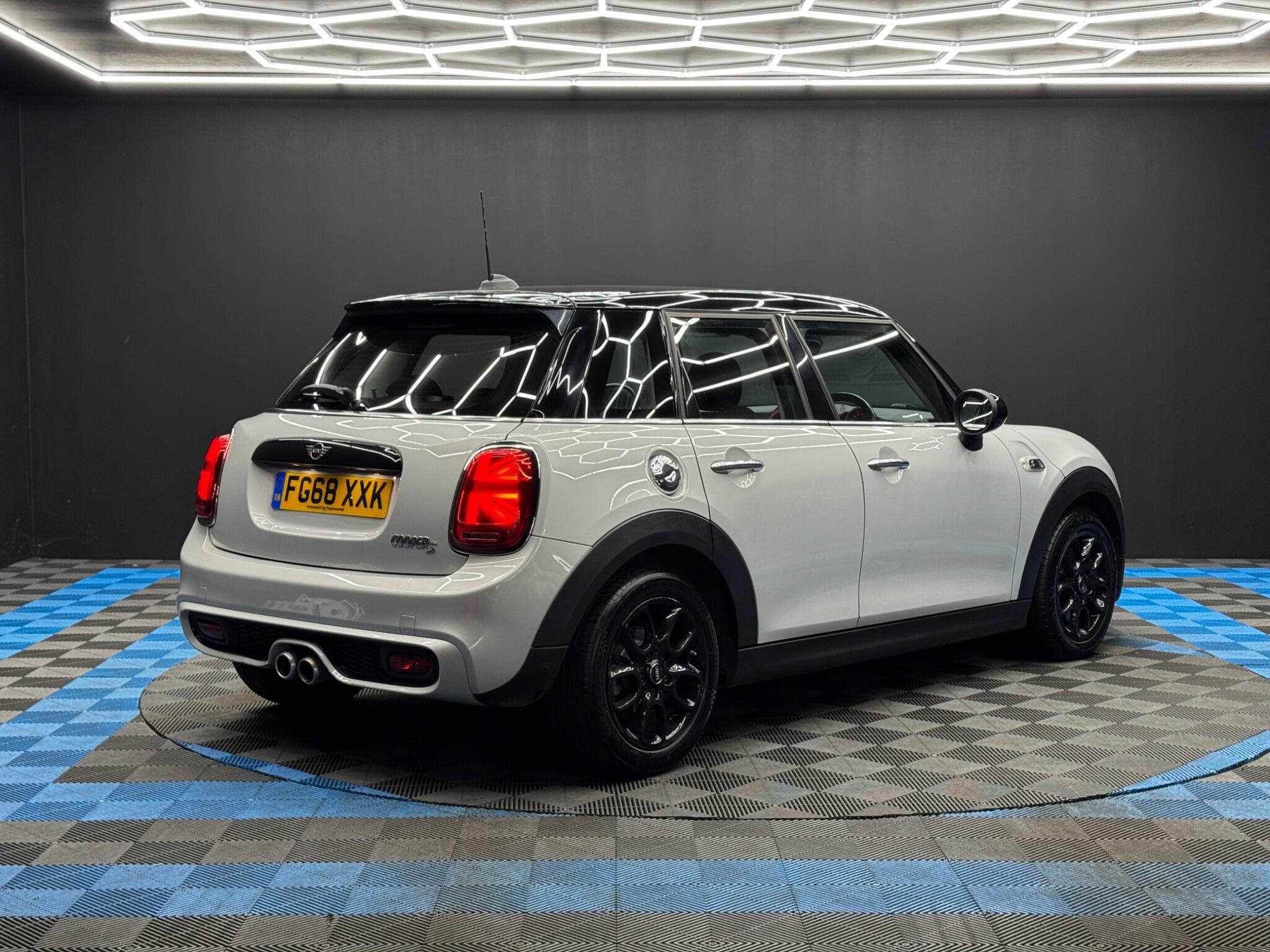 MINI Hatch - Image 5