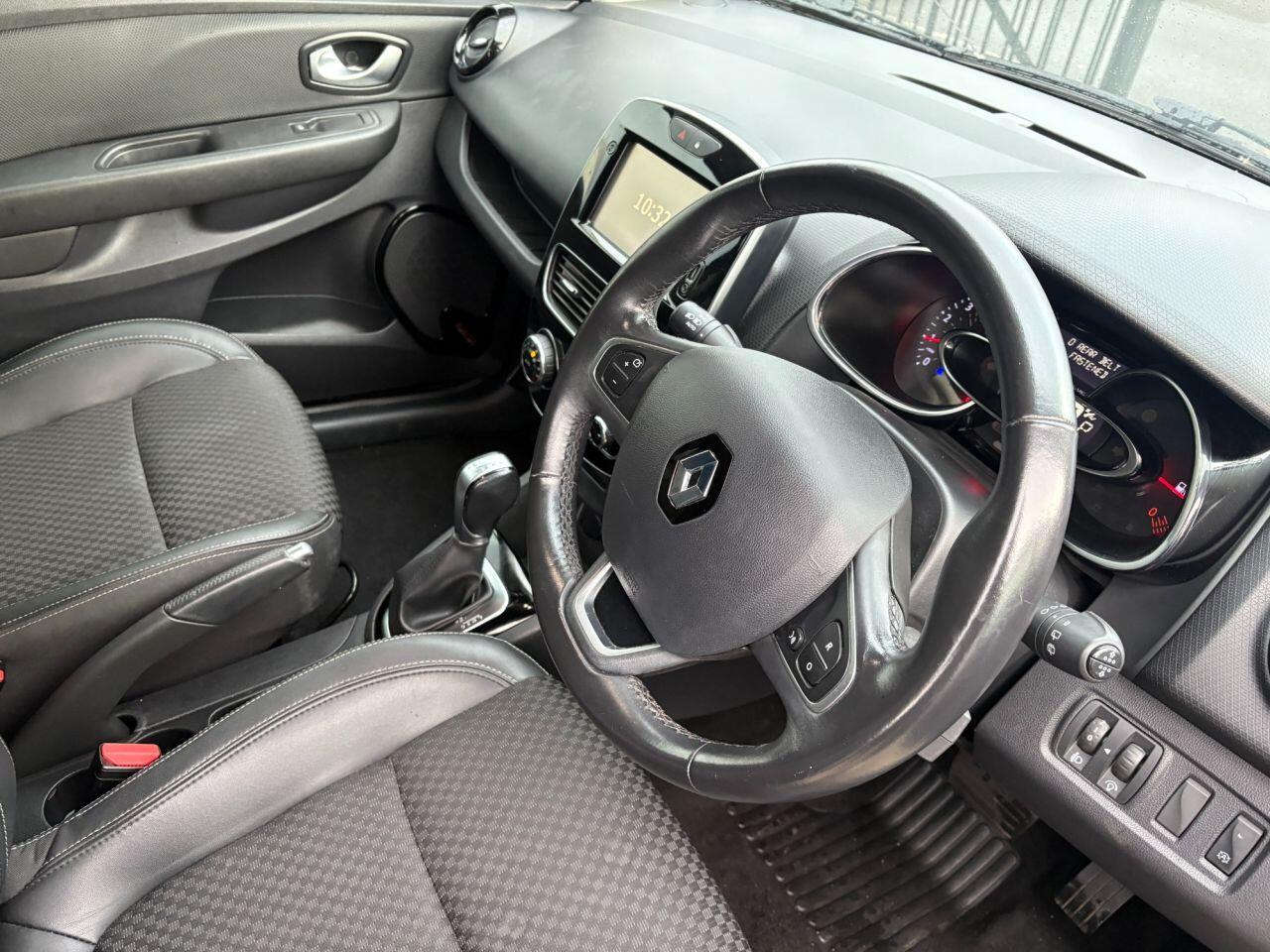 Renault Clio - Image 11