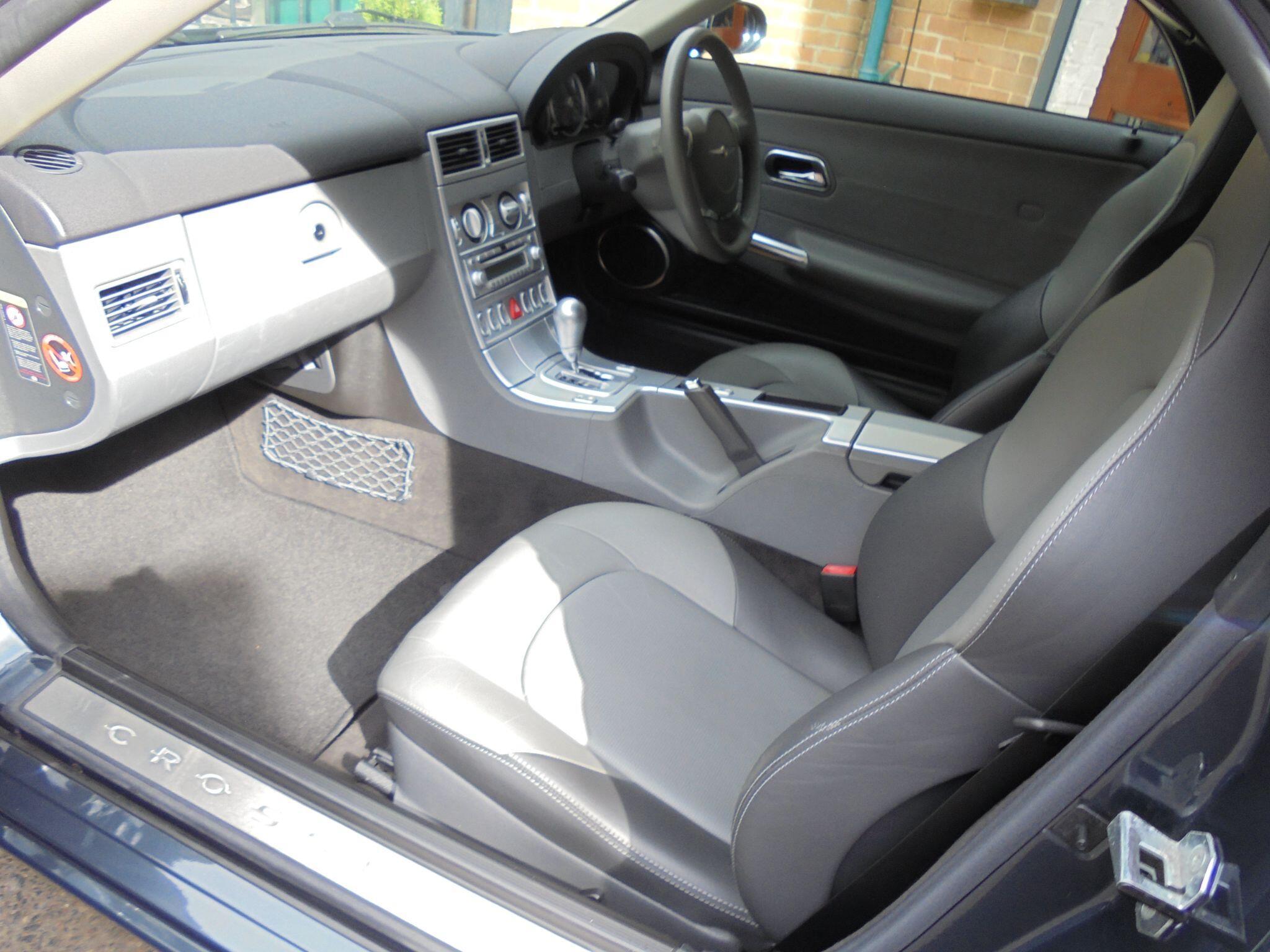 Chrysler Crossfire - Image 17