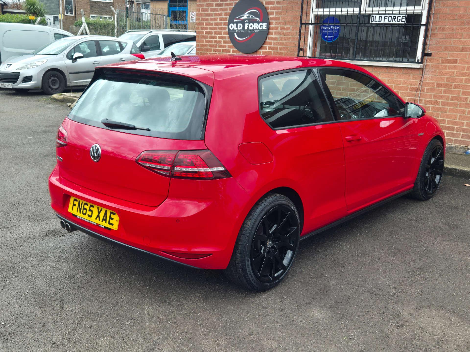 Volkswagen Golf - Image 10