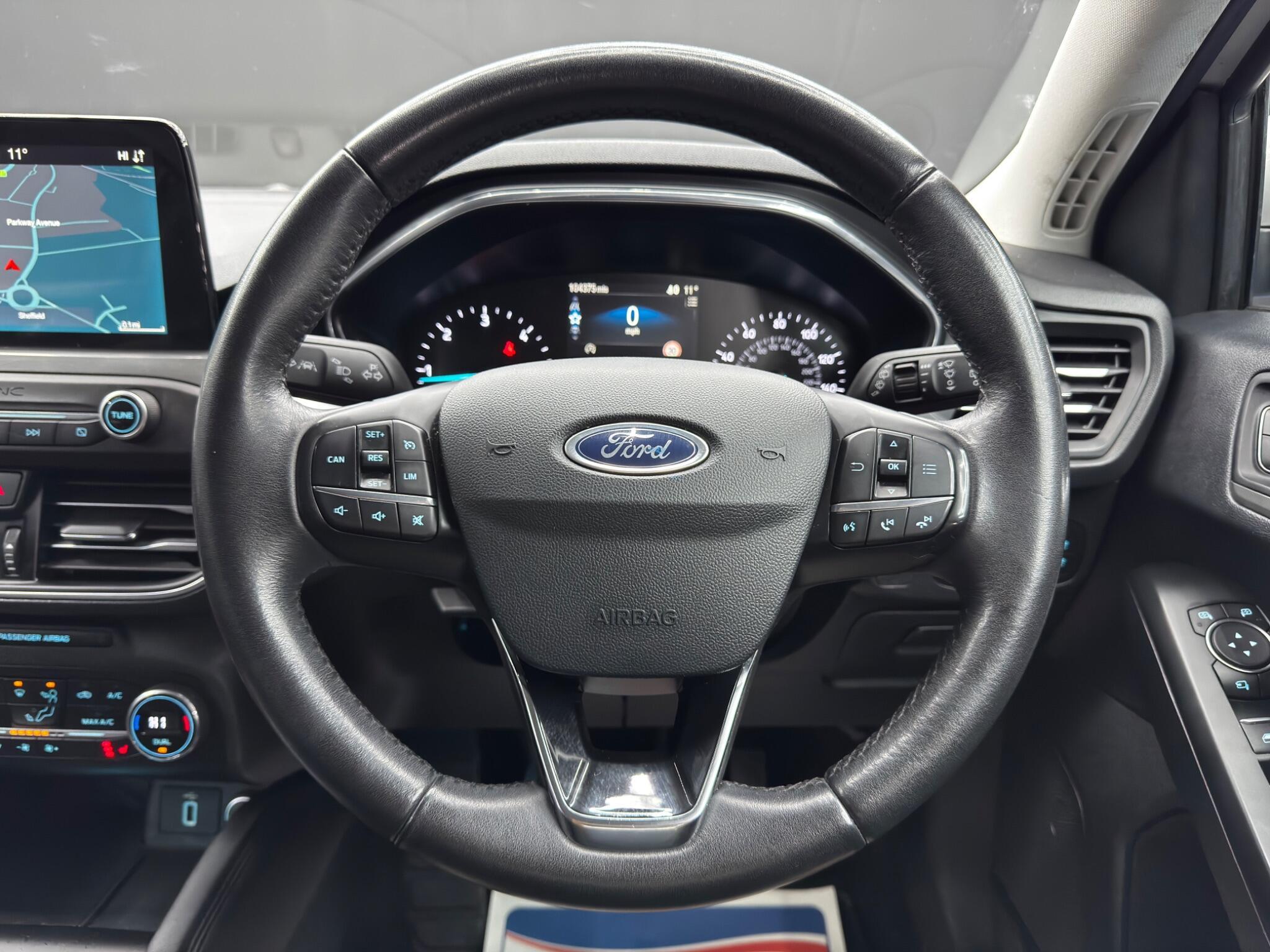 Ford Focus - Image 20