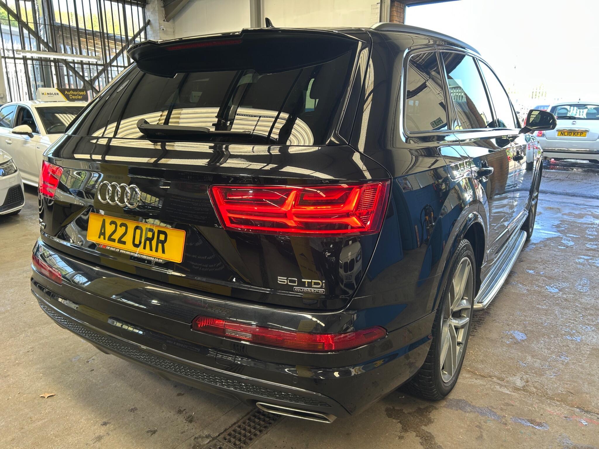 Audi Q7 - Image 9