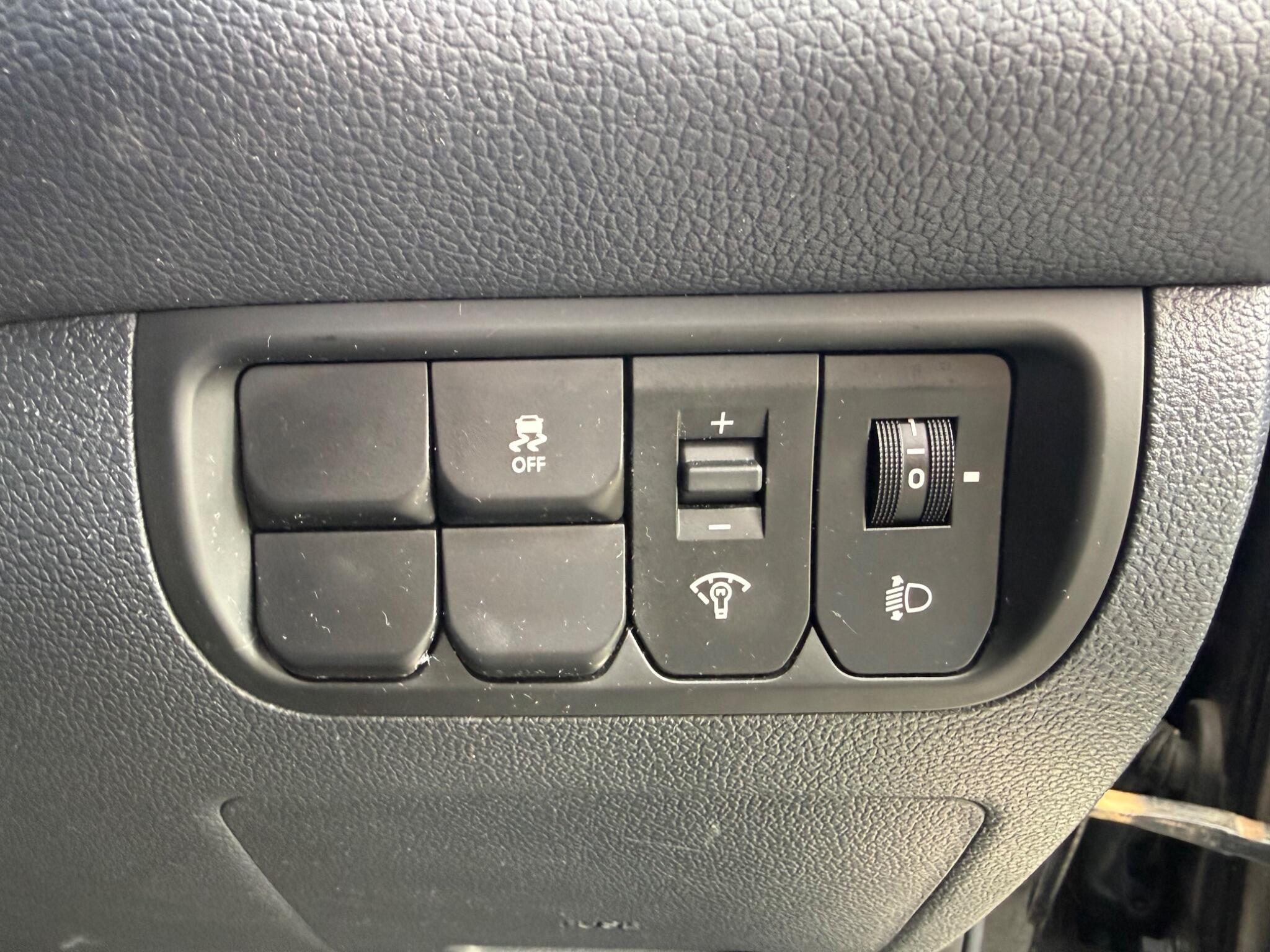 Kia Rio - Image 14