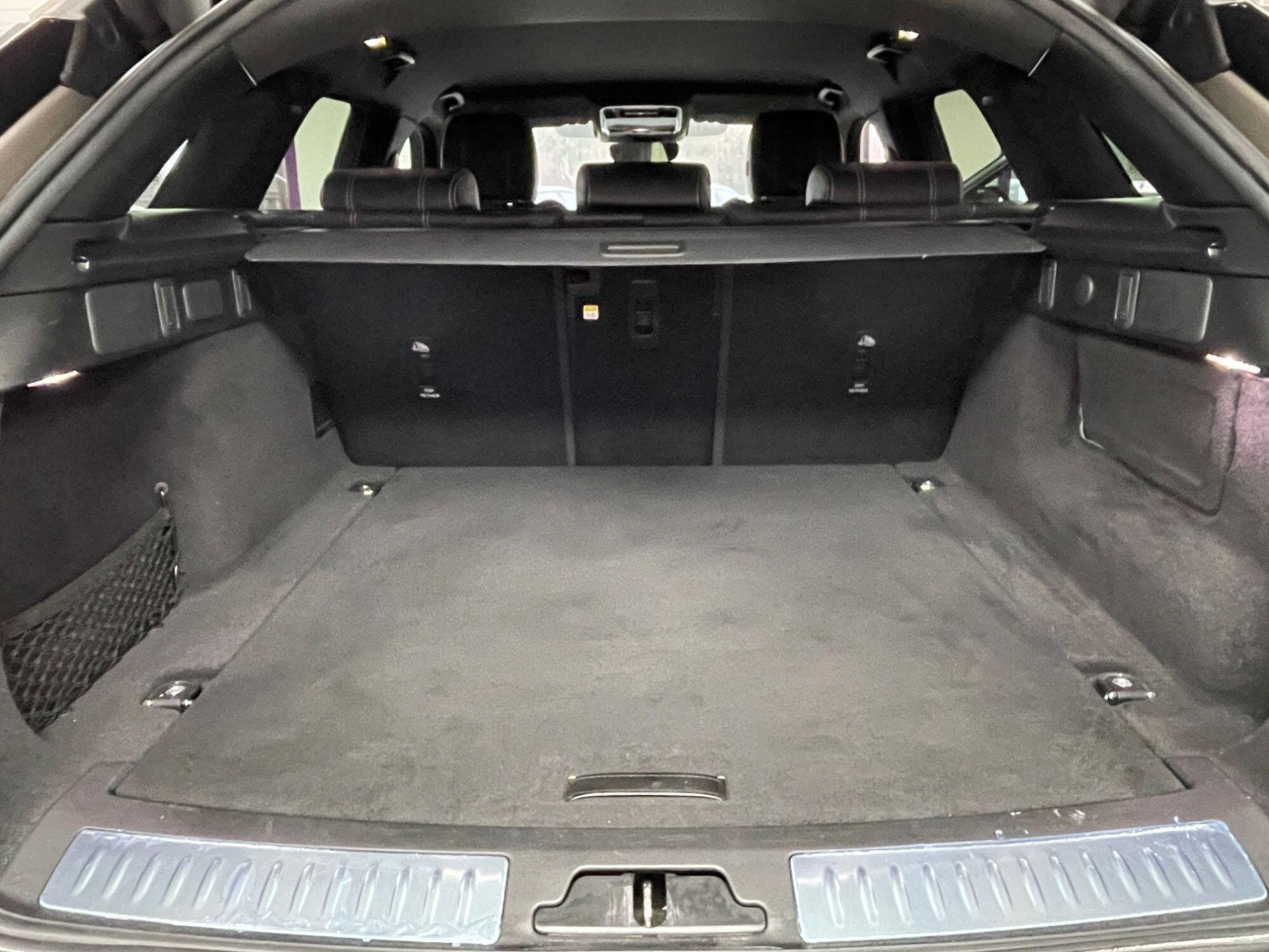 Land Rover Range Rover Velar - Image 15