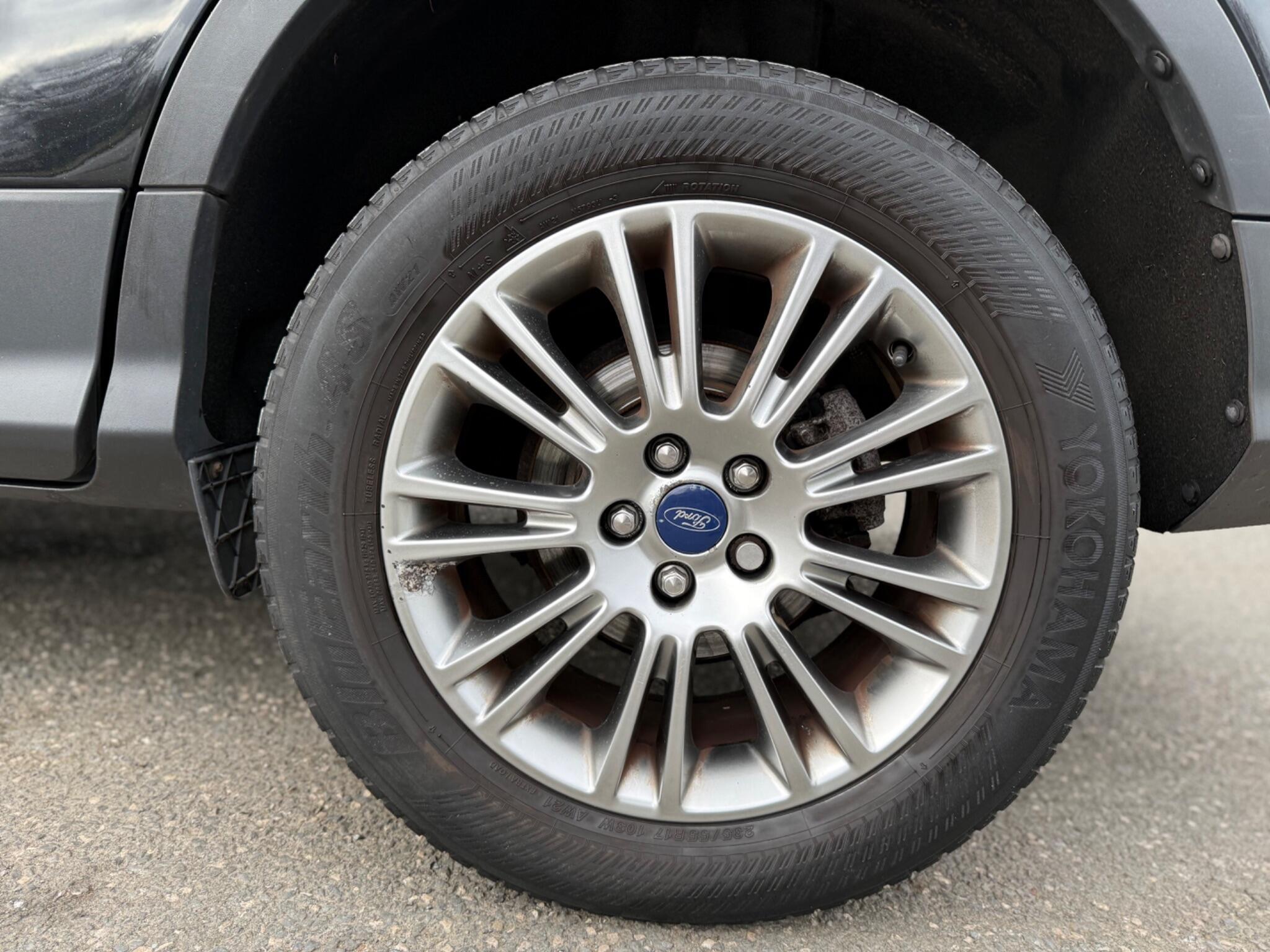 Ford Kuga - Image 31