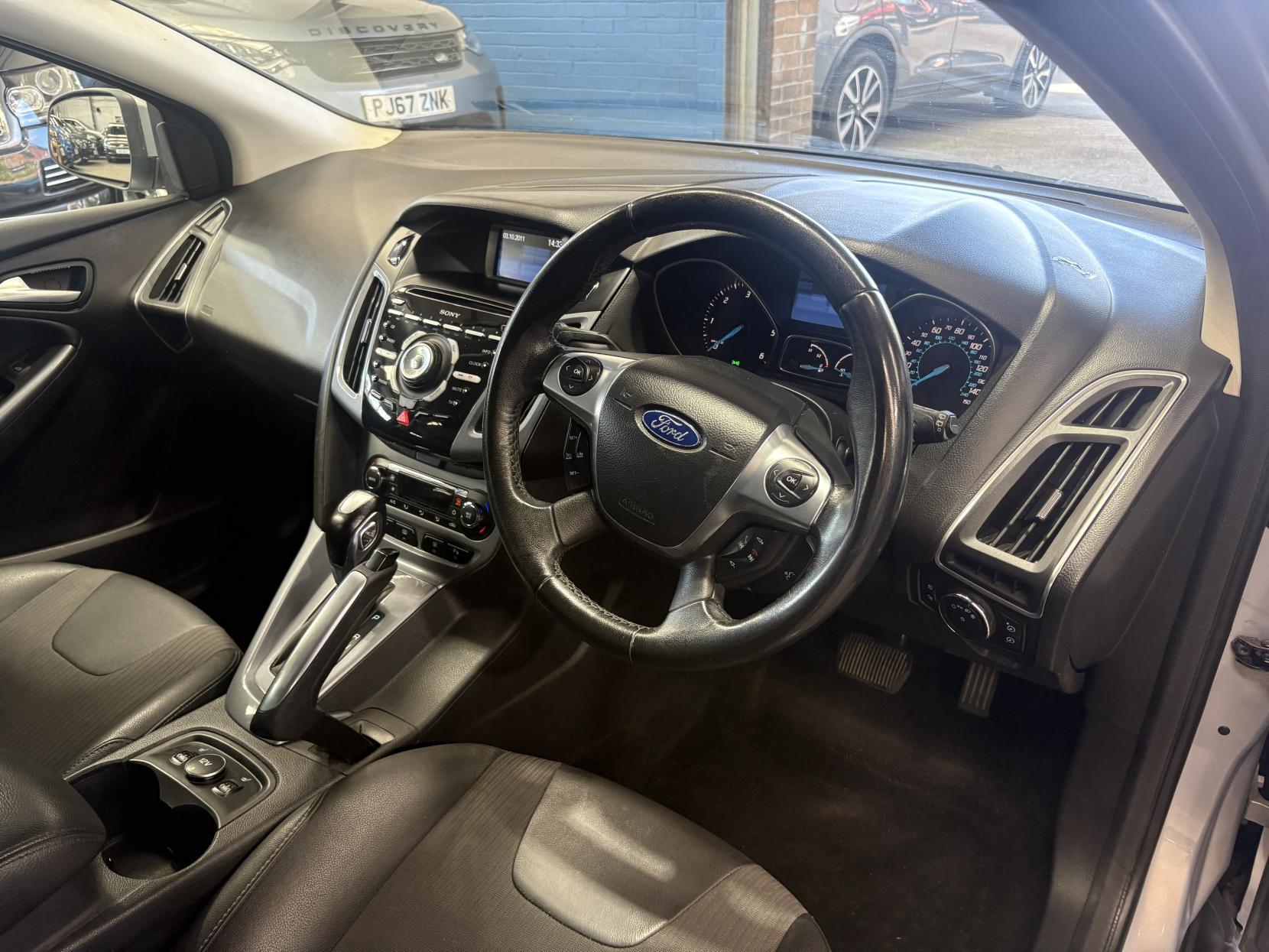 Ford Focus - Image 8