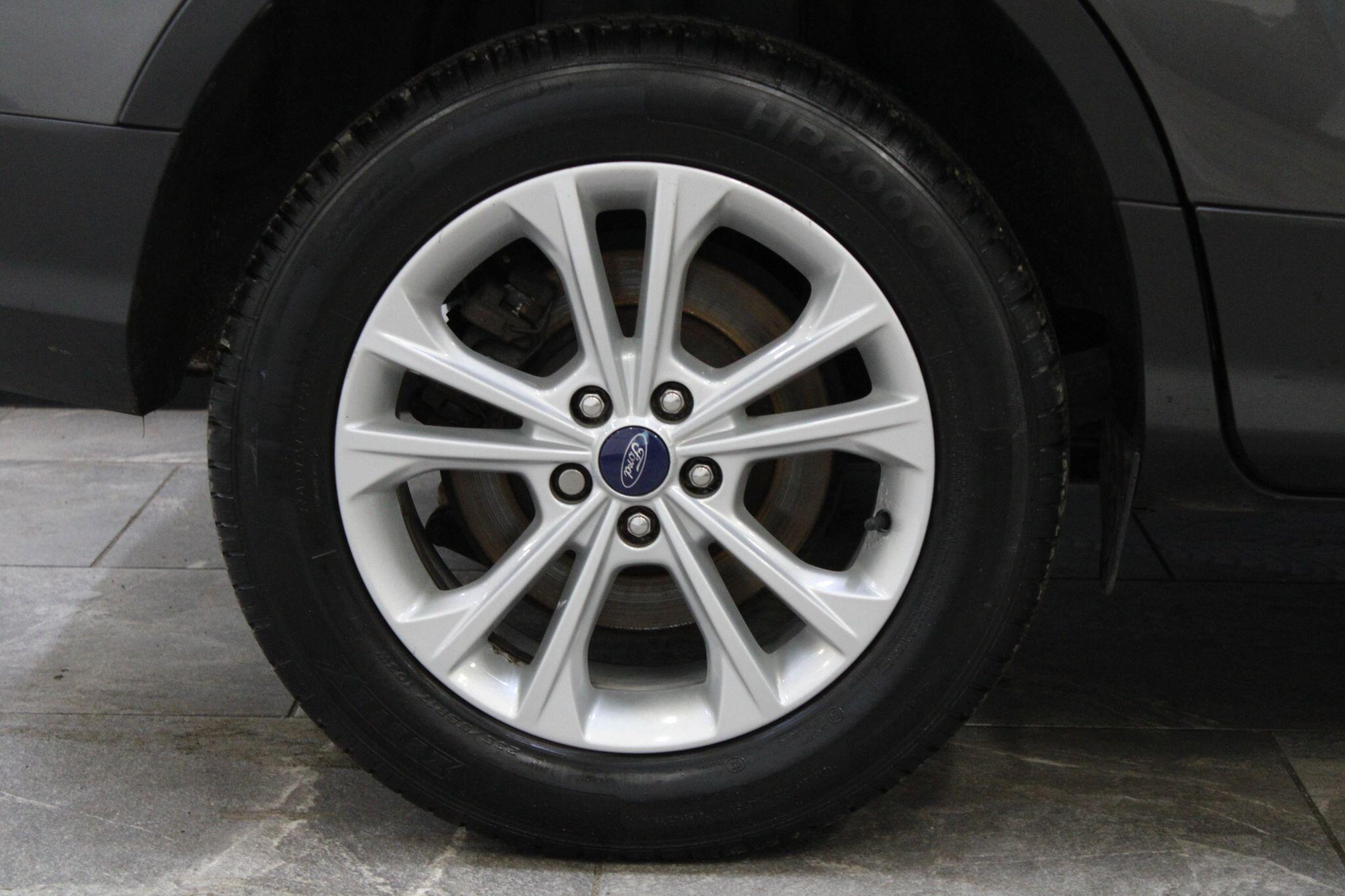 Ford Kuga - Image 10