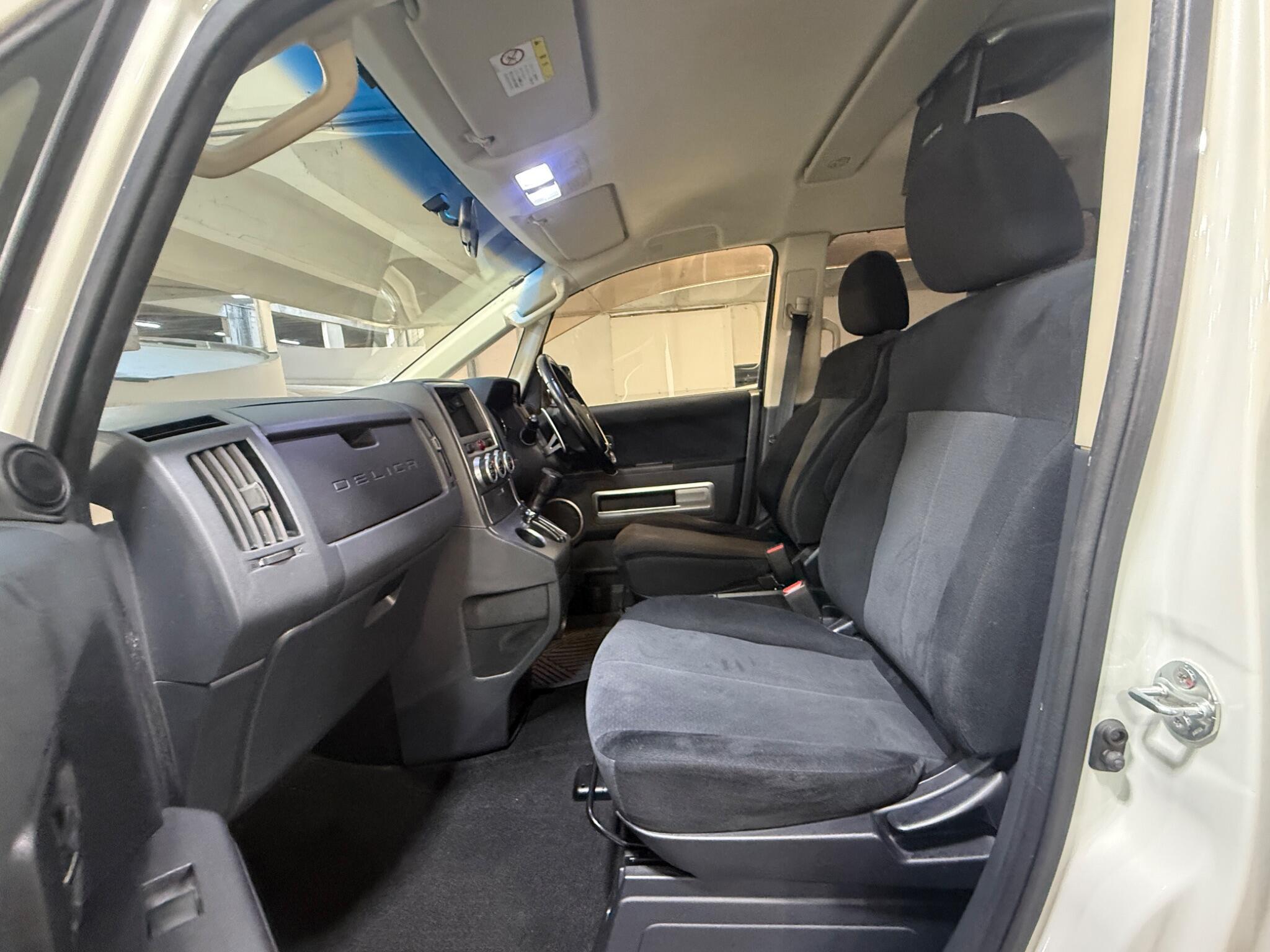 Mitsubishi Delica - Image 10