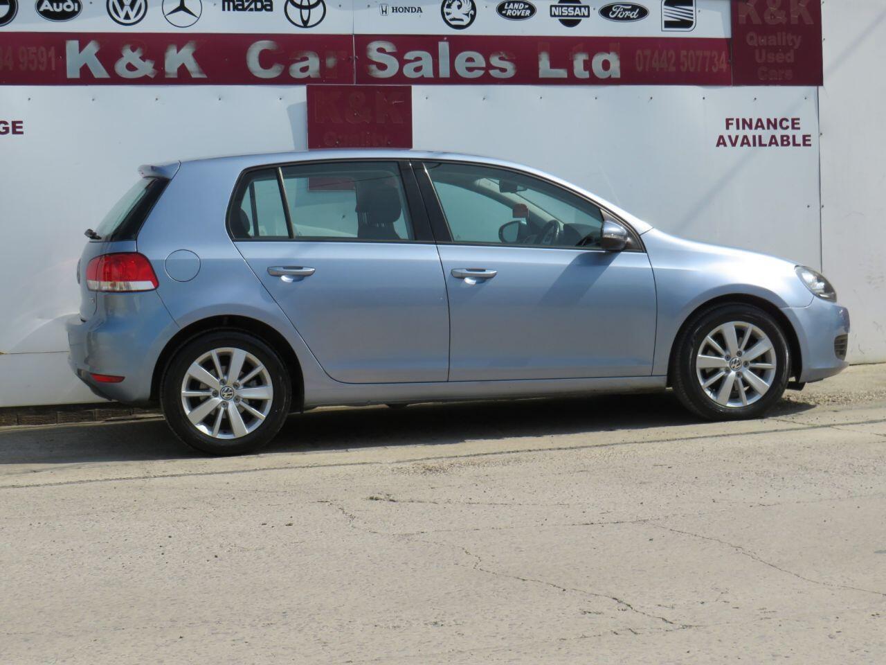 Volkswagen Golf - Image 25