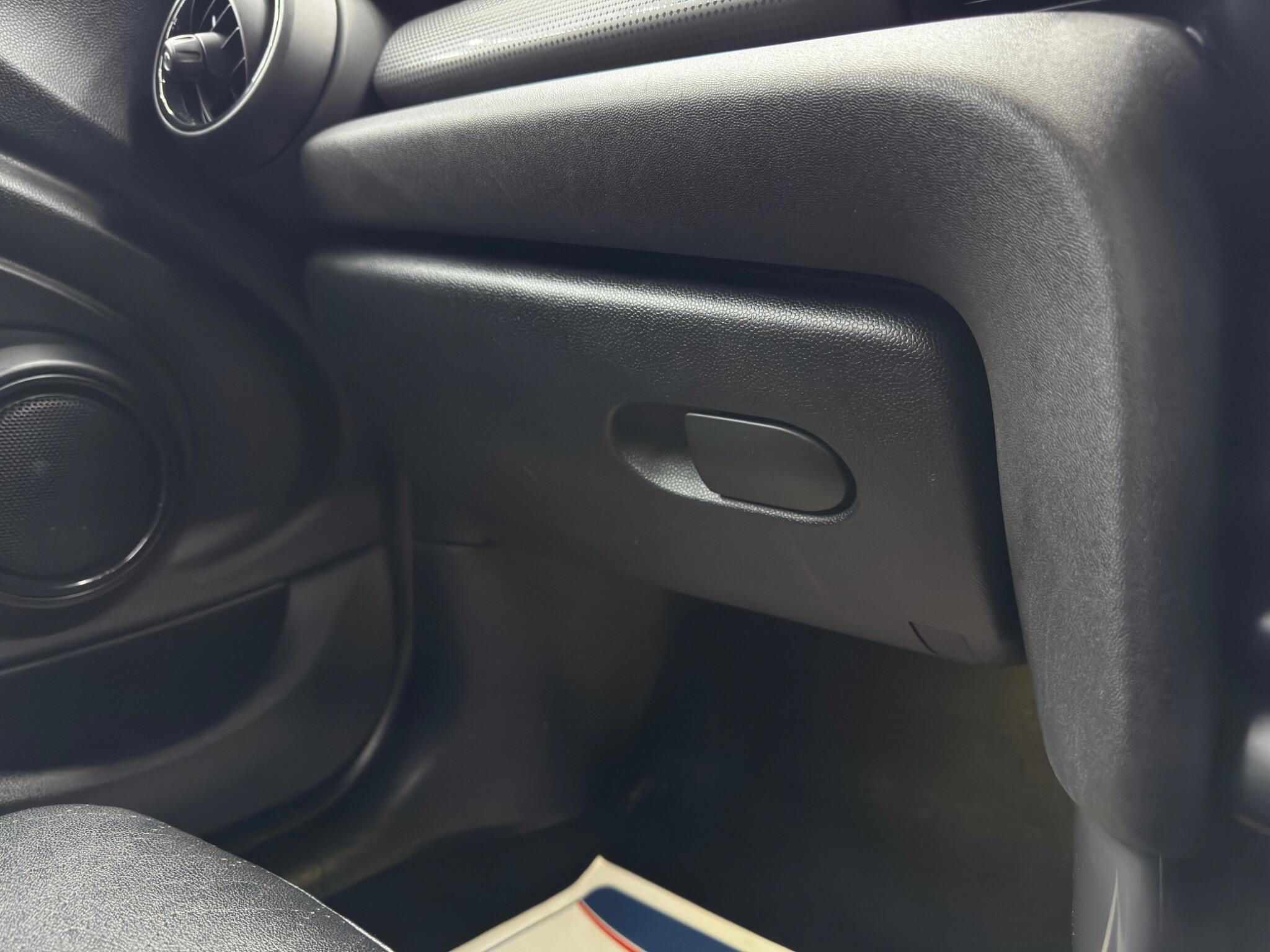 MINI Hatch - Image 38