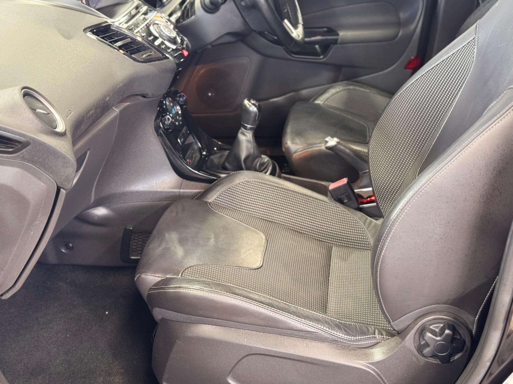 Ford Fiesta - Image 31