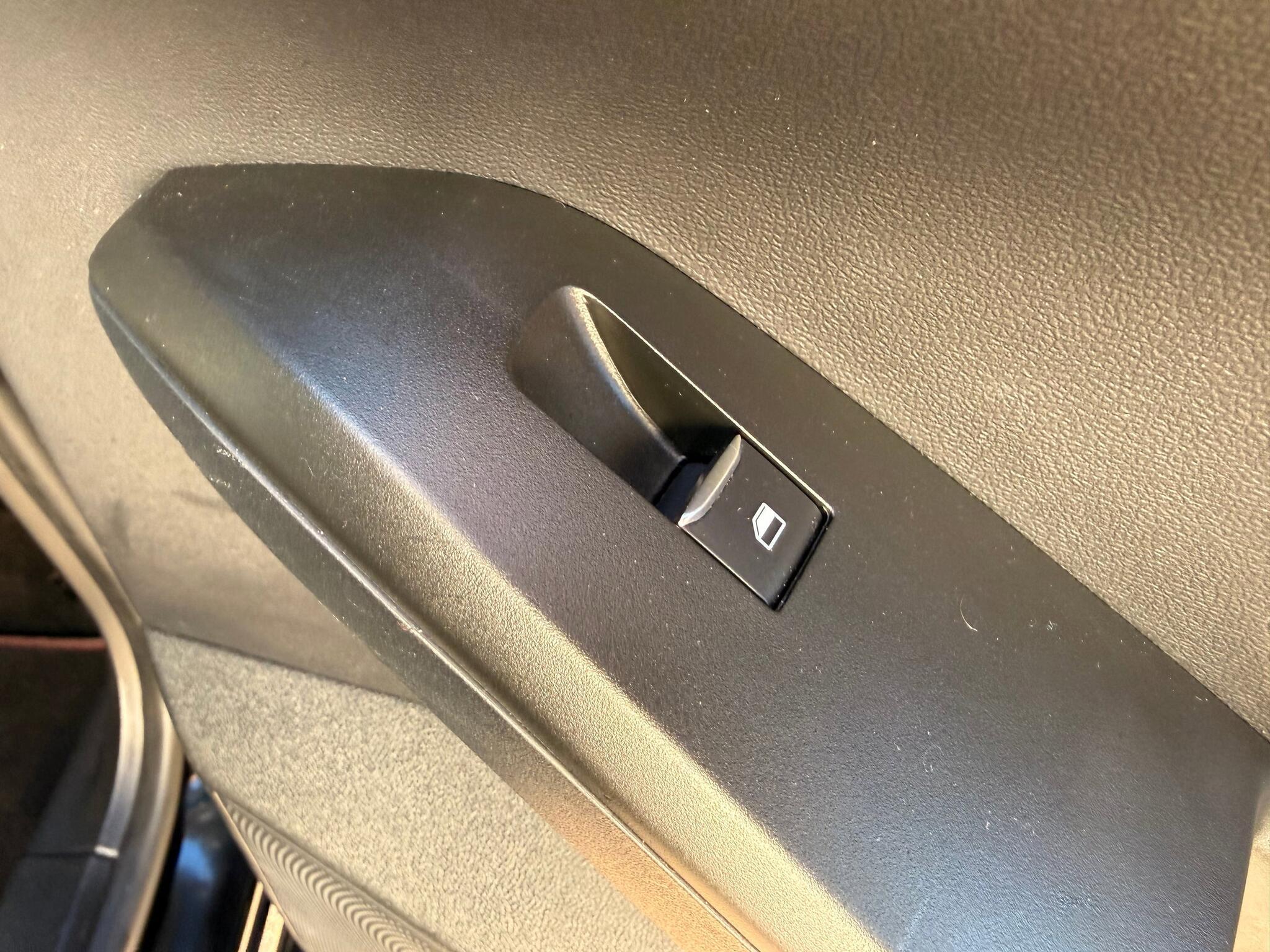 Ford Focus - Image 20