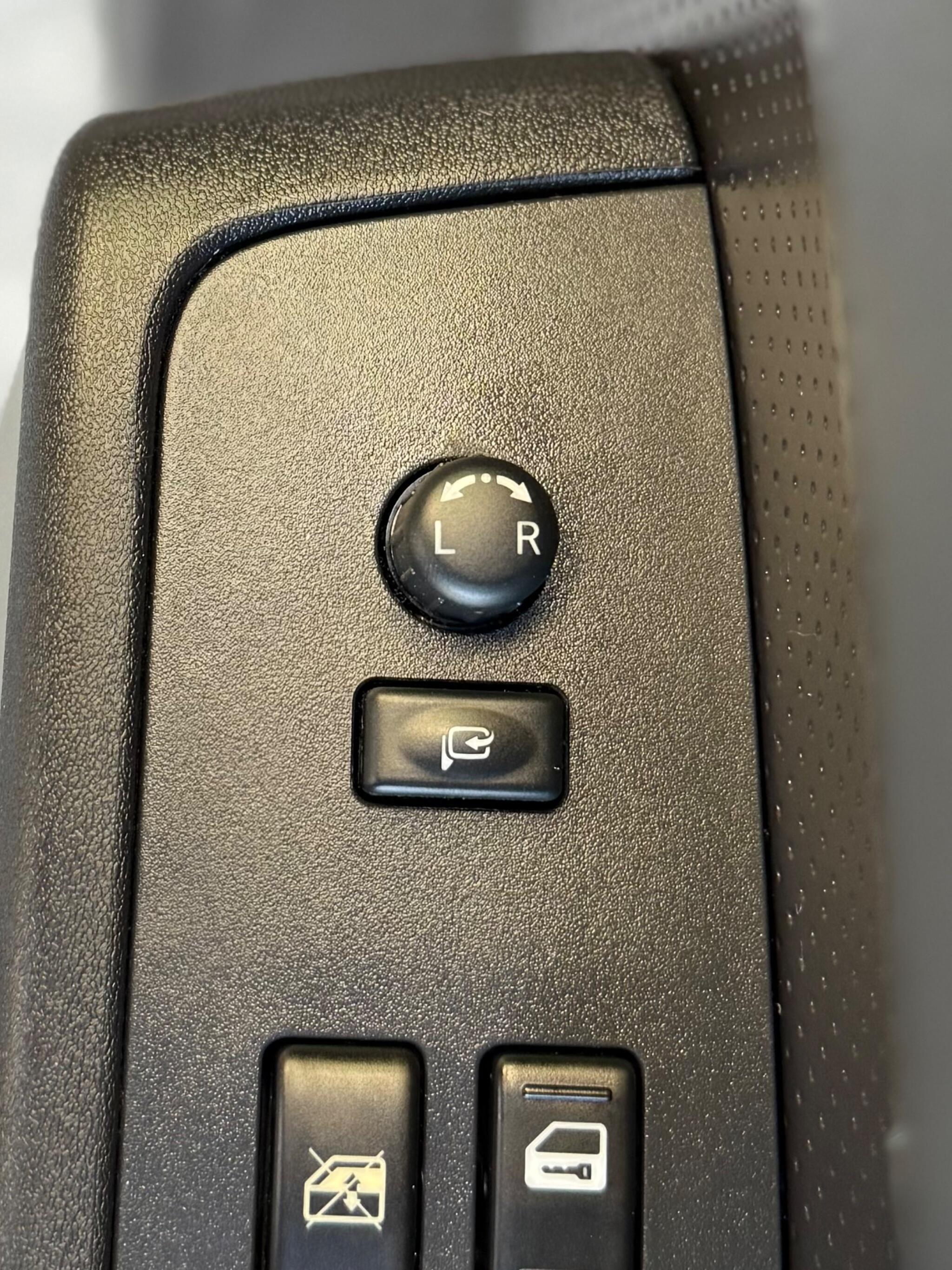 Nissan X-Trail - Image 49