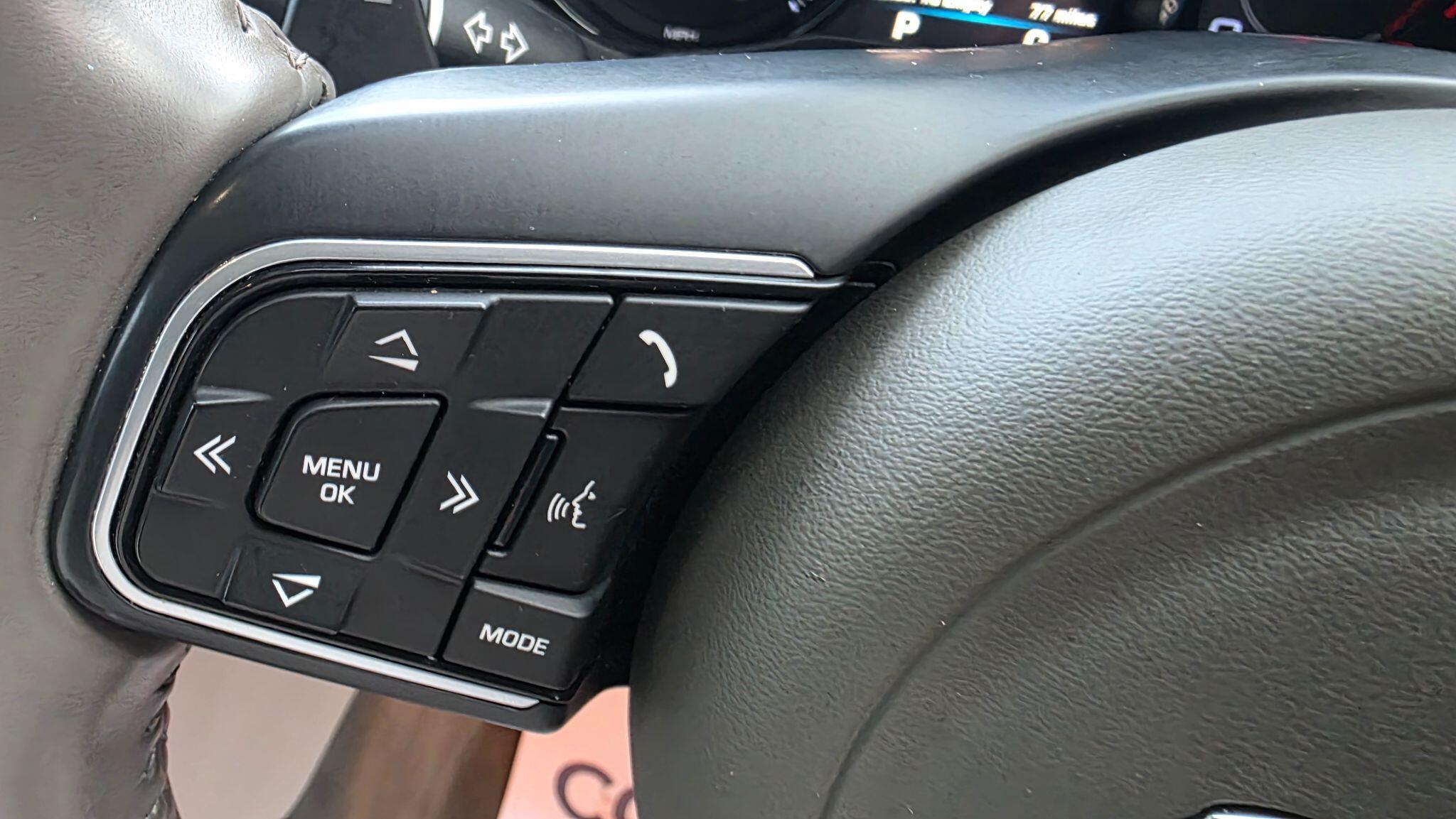 Jaguar XE - Image 22