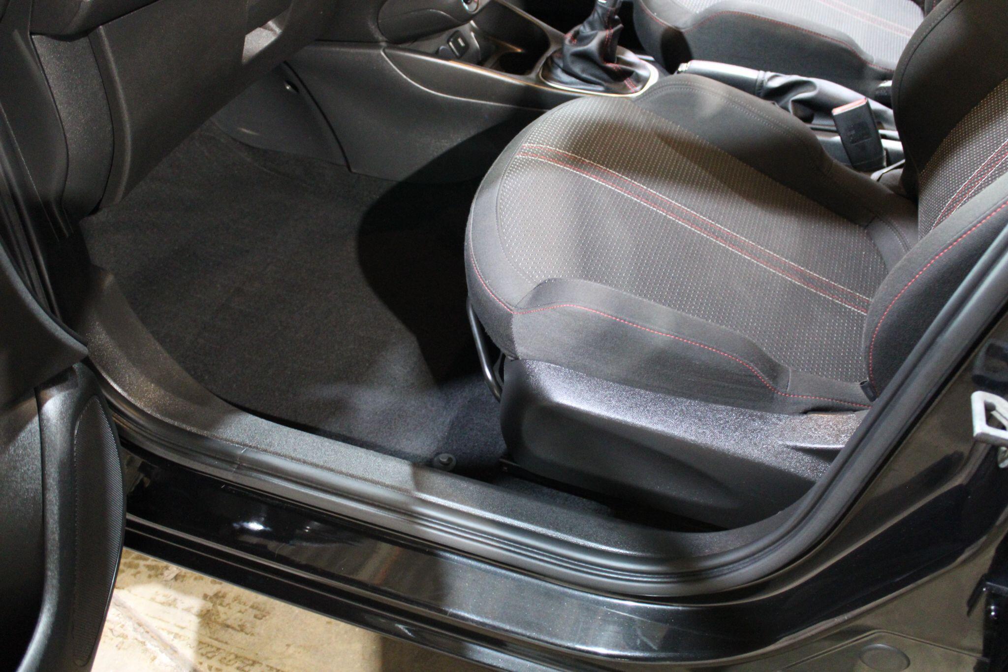 Vauxhall Corsa - Image 19