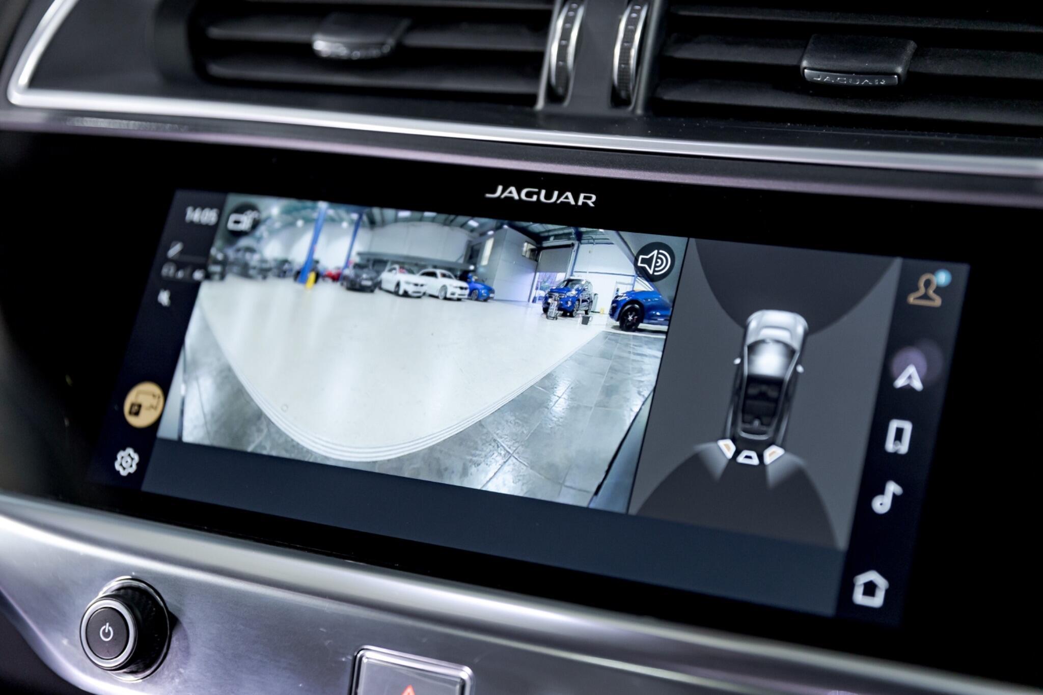 Jaguar I-Pace - Image 43