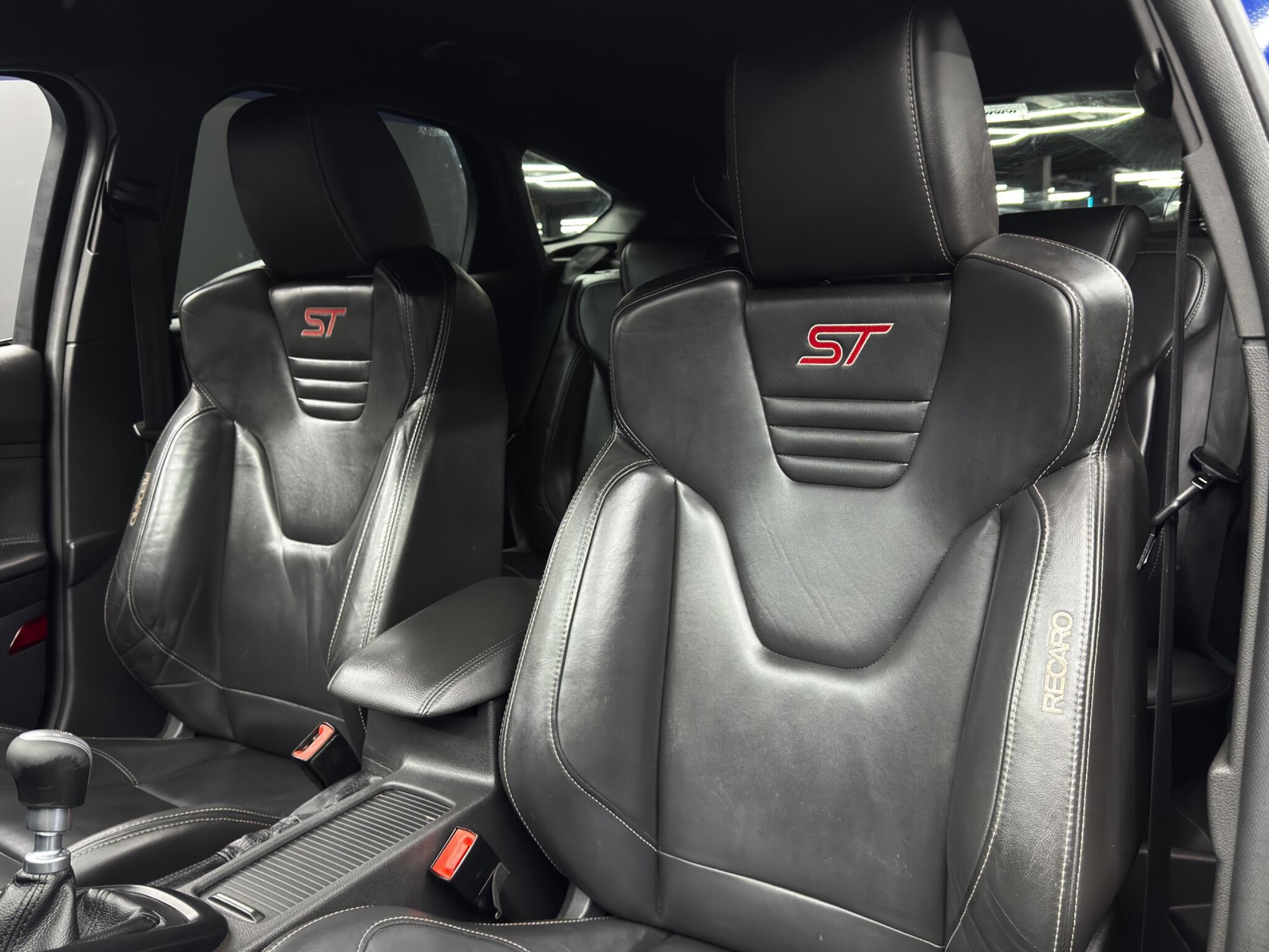 Ford Focus - Image 14