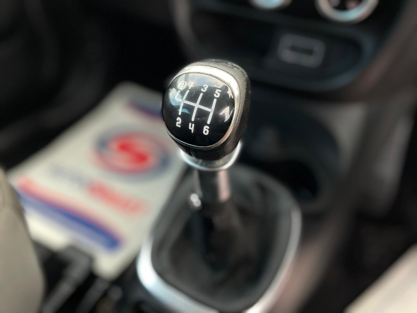 Fiat 500L - Image 17