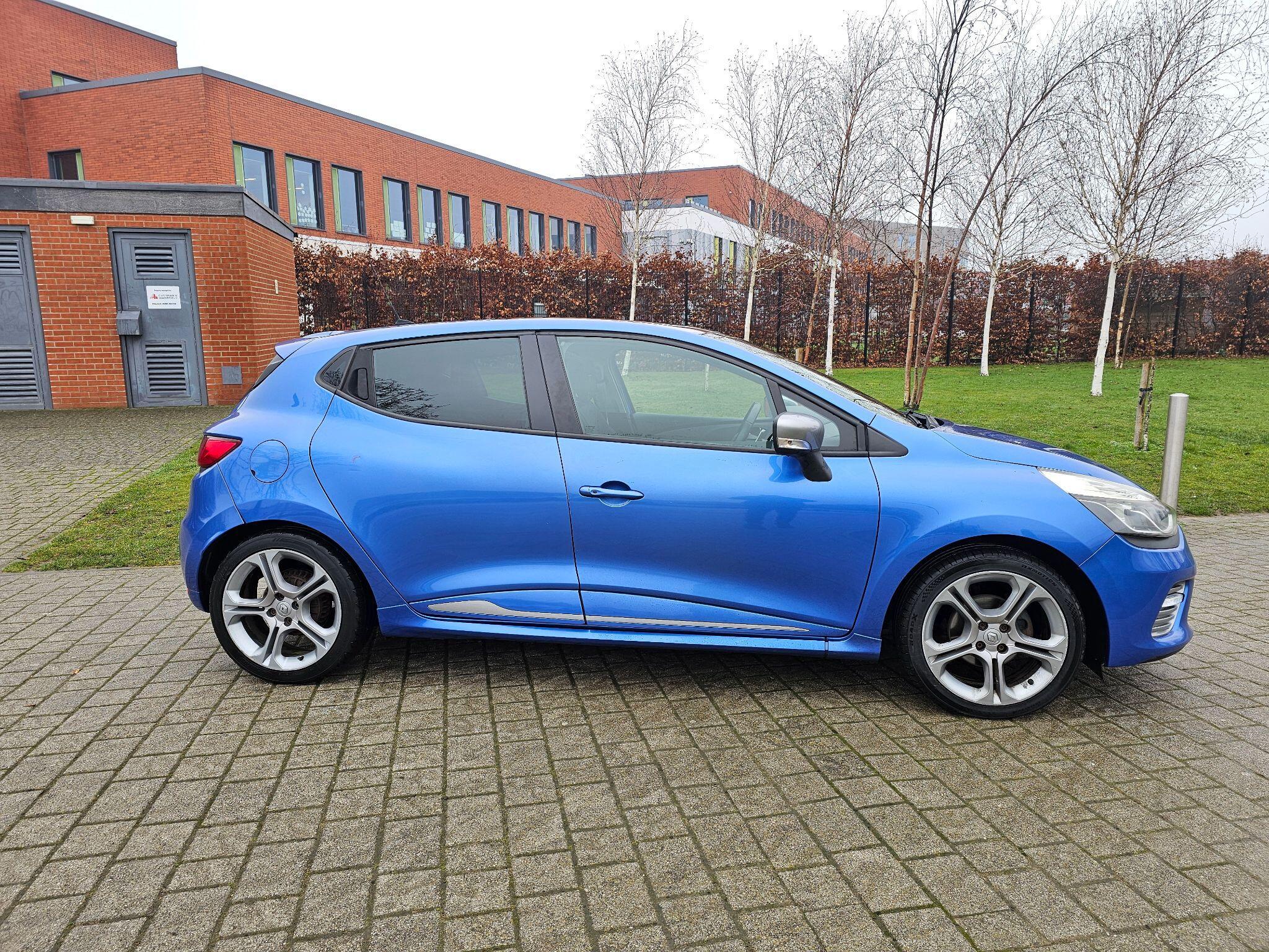 Renault Clio - Image 14