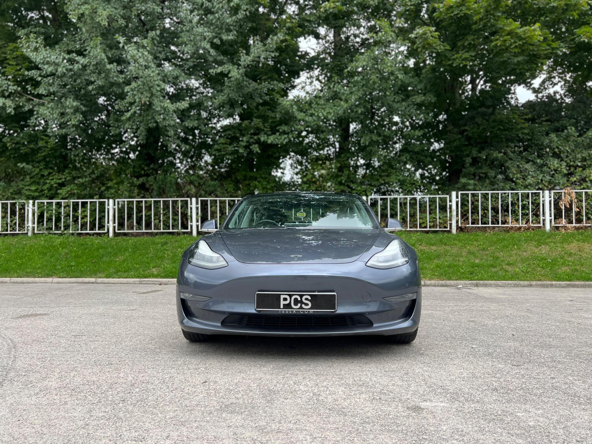 Tesla Model 3 - Image 2