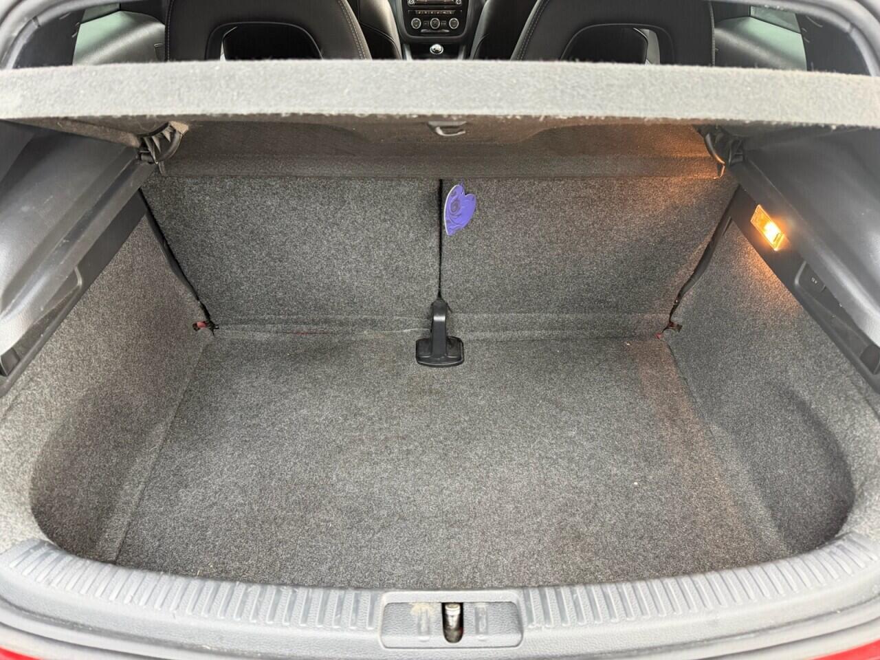 Volkswagen Scirocco - Image 20