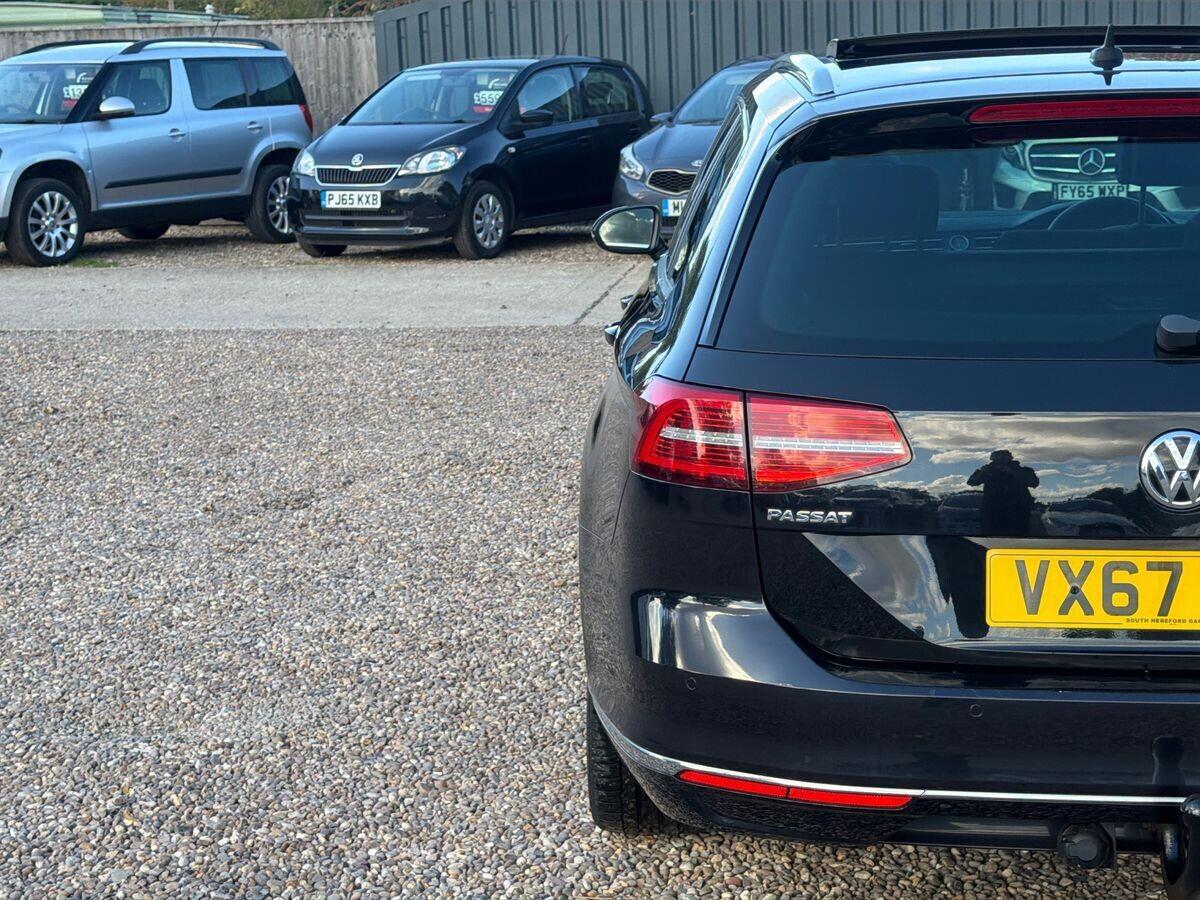 Volkswagen Passat - Image 14