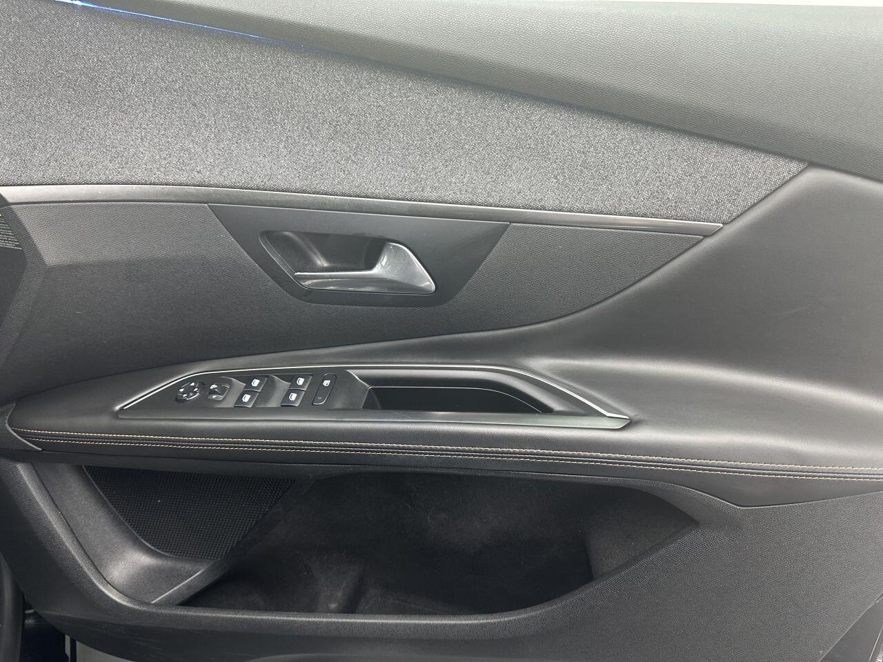 Peugeot 3008 - Image 17