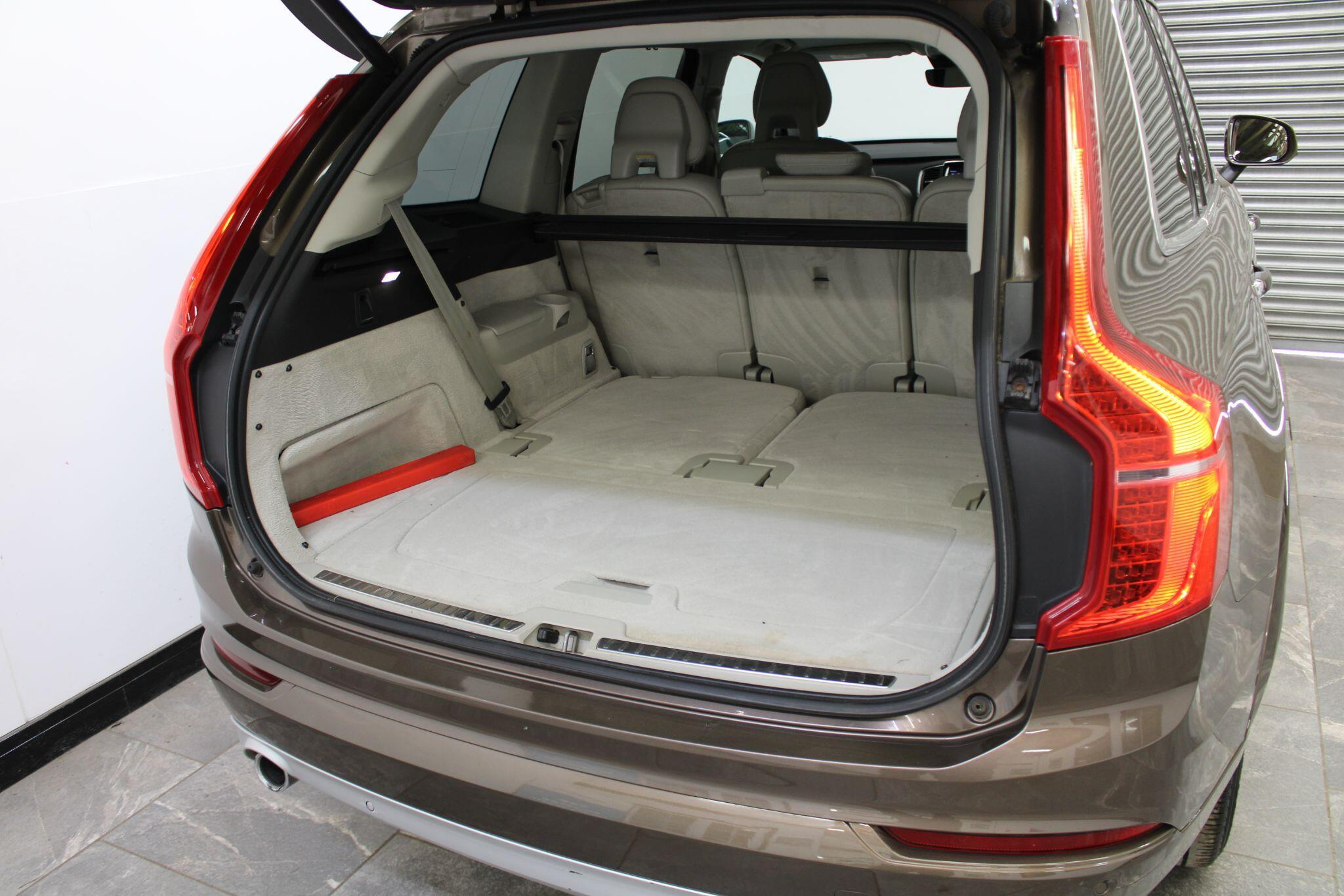 Volvo XC90 - Image 49