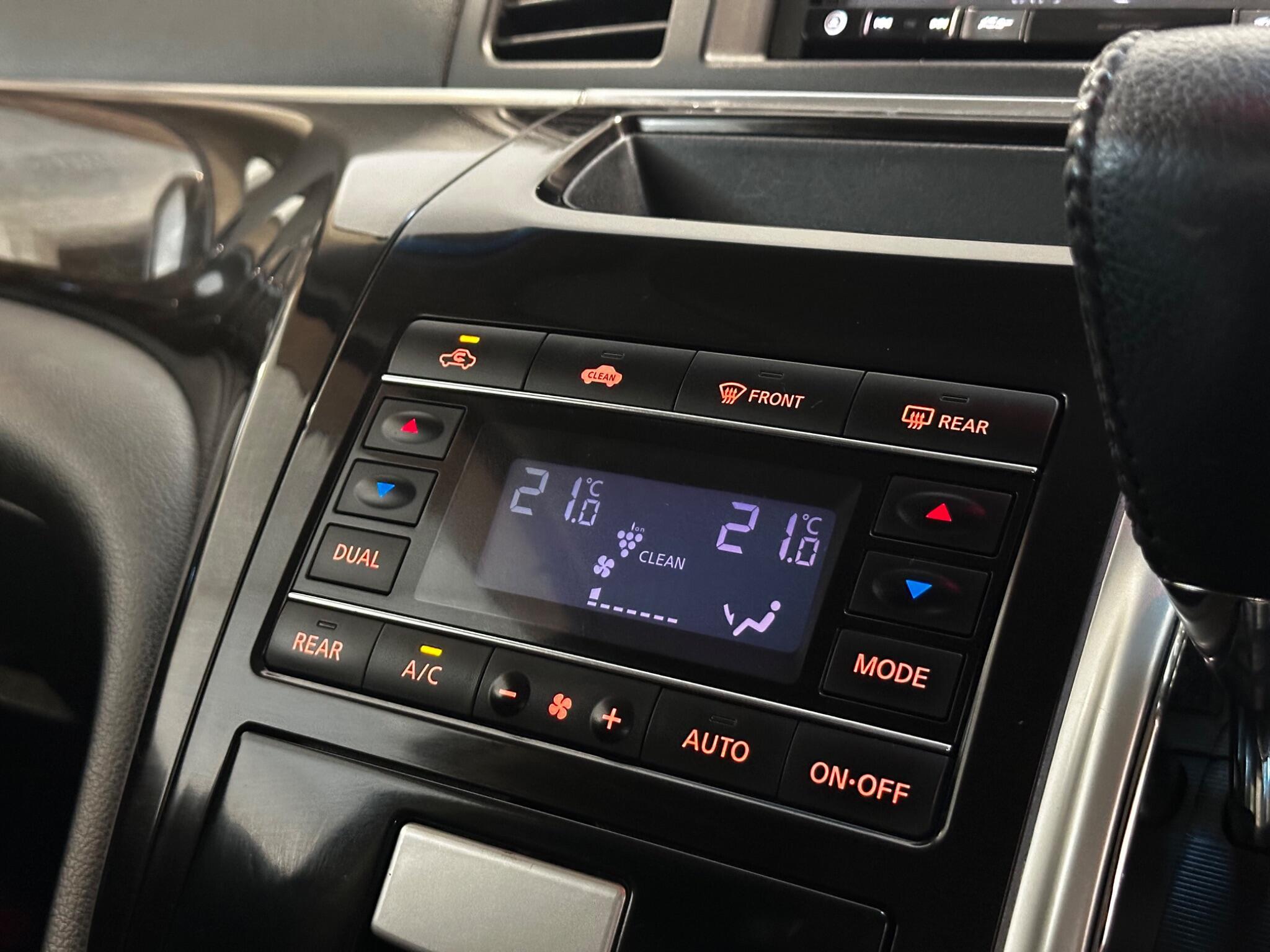 Nissan Elgrand - Image 34