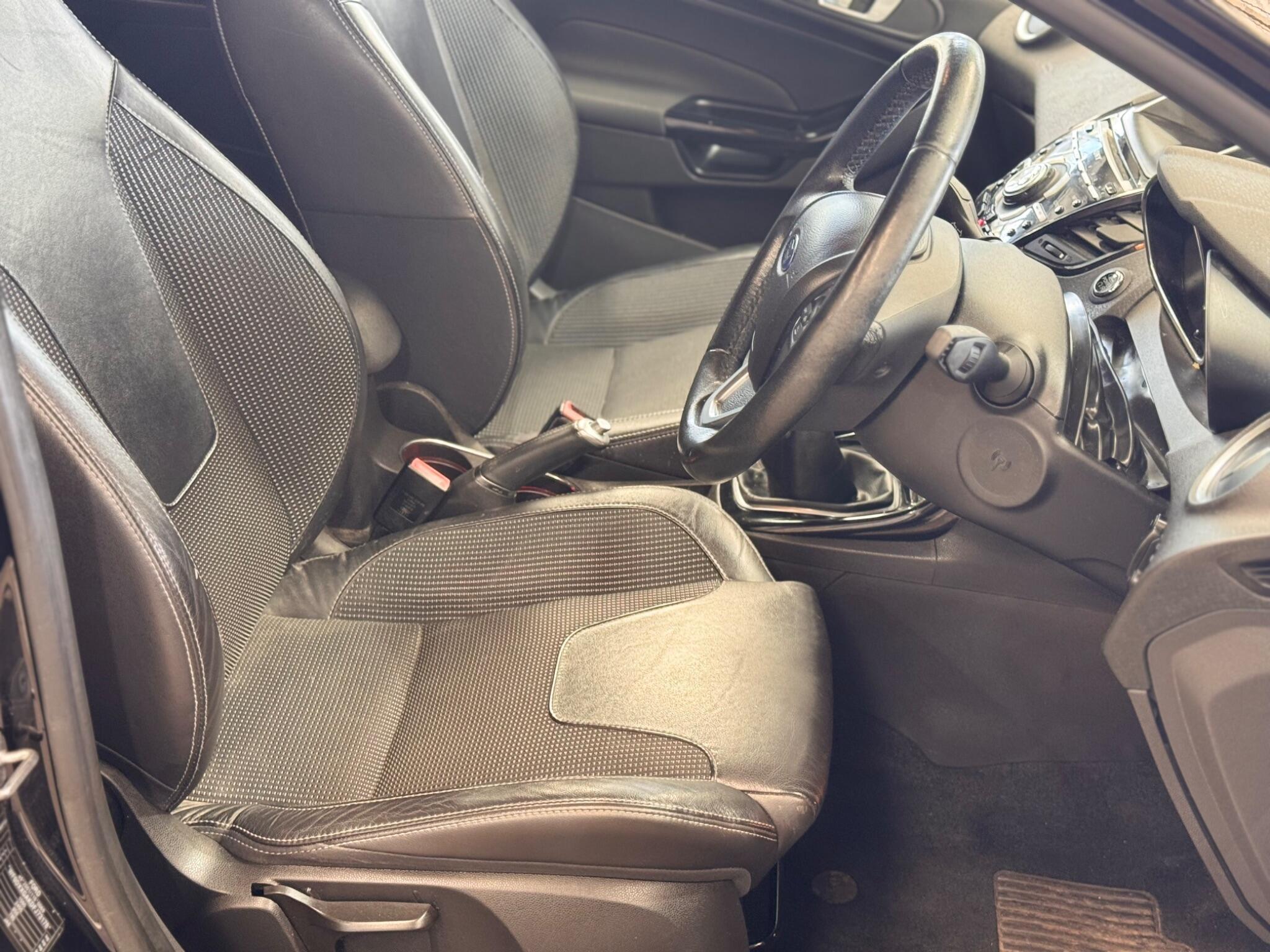 Ford Fiesta - Image 20